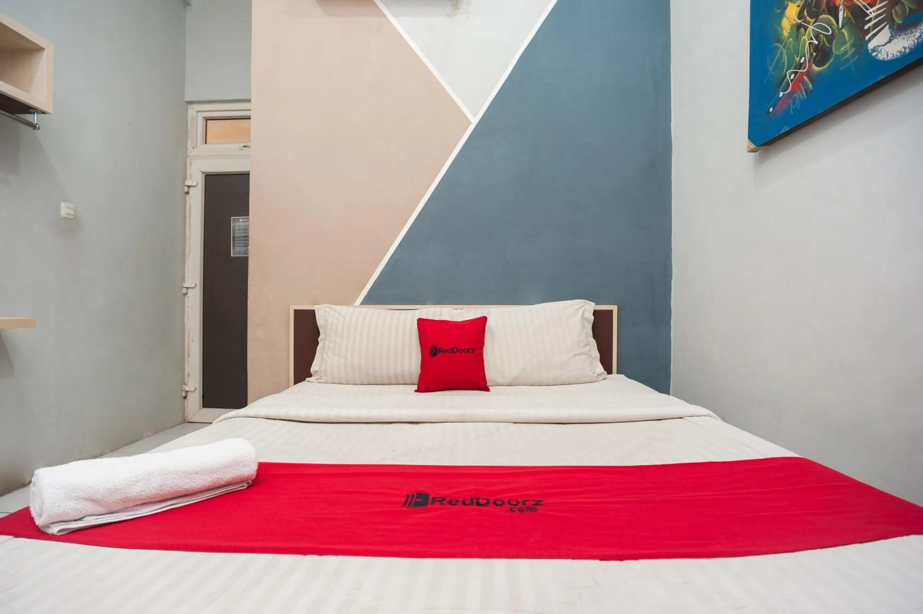 Bed in RedDoorz near Binus Anggrek 2