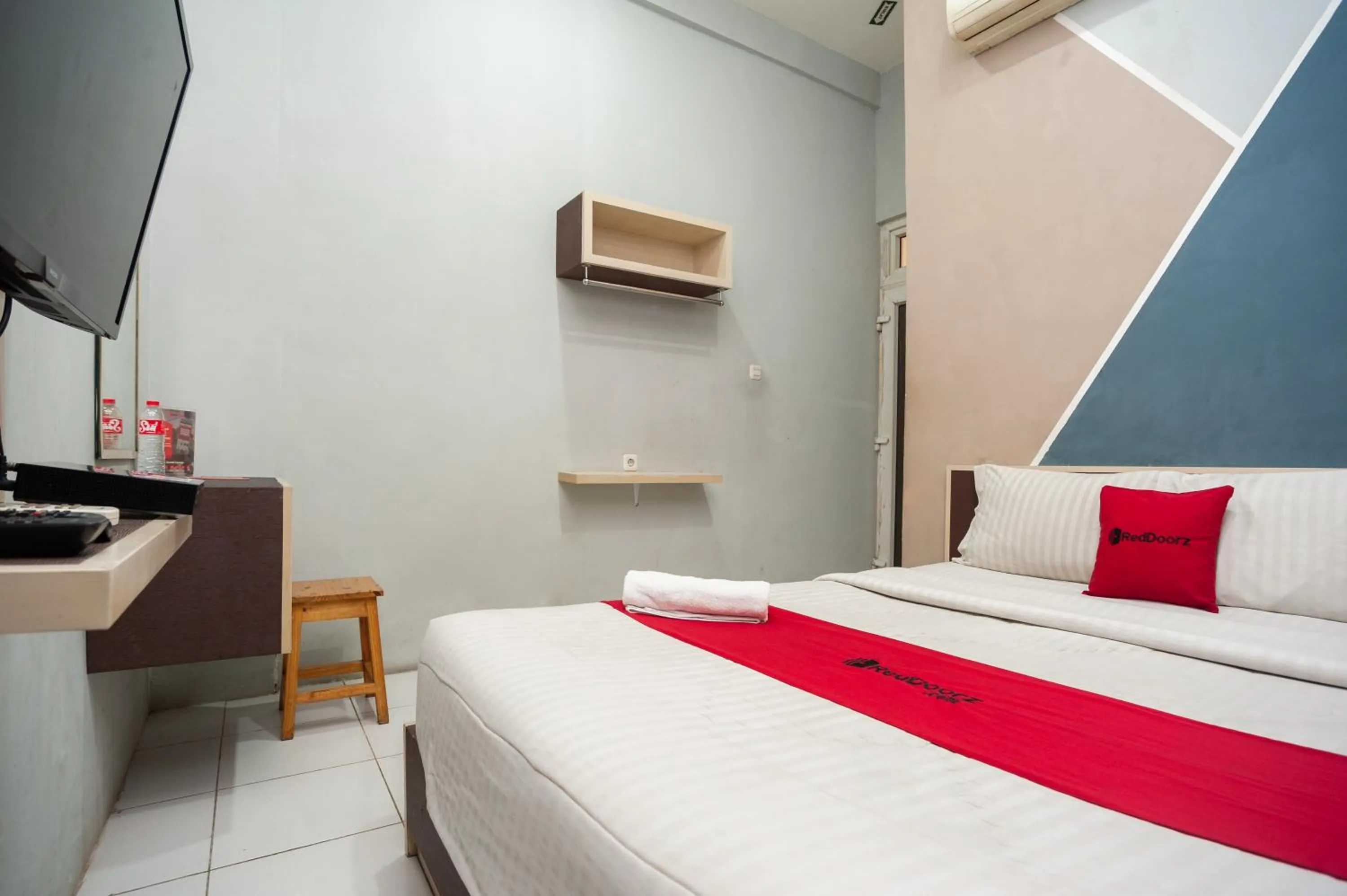 Bed in RedDoorz near Binus Anggrek 2