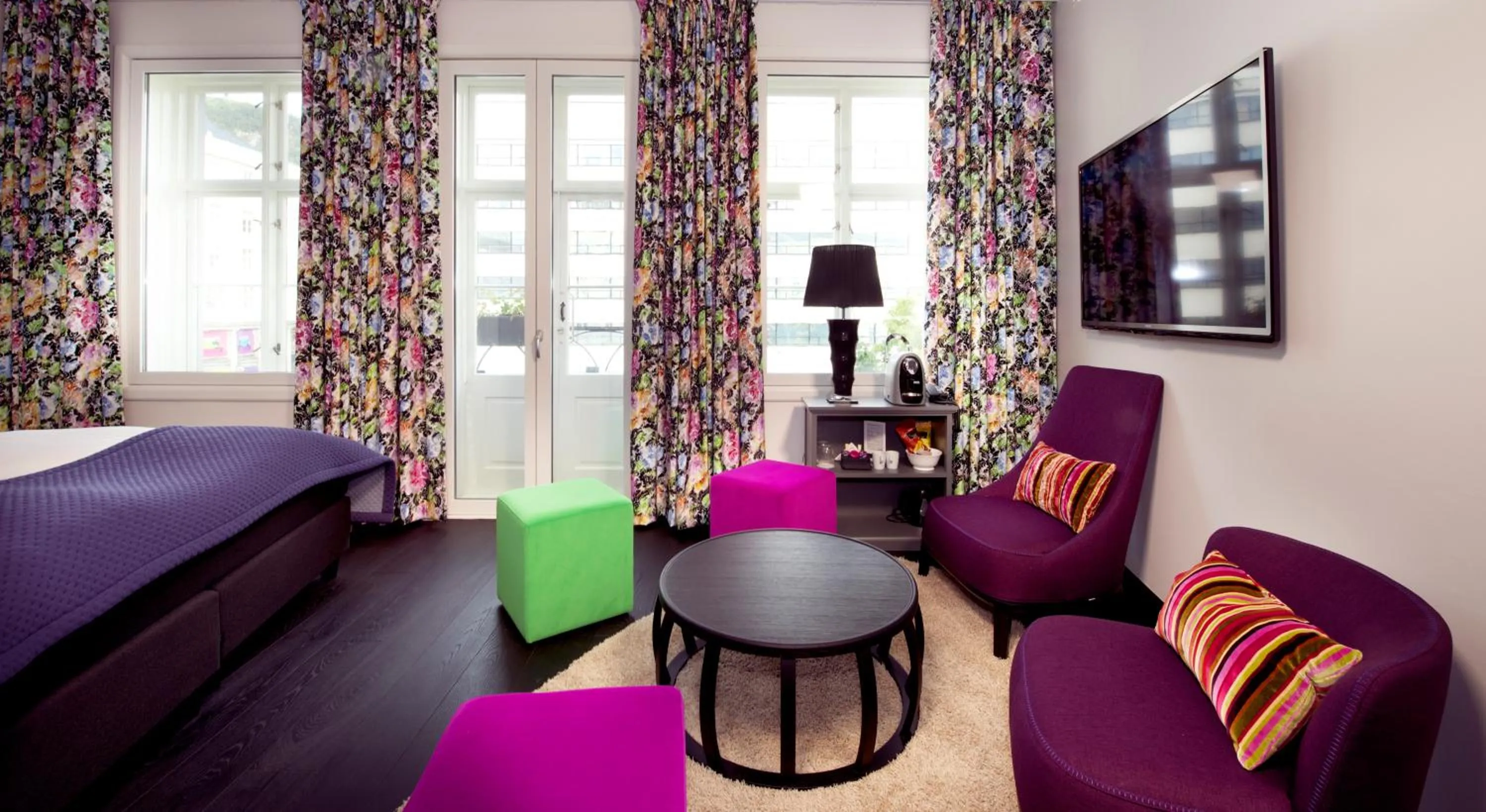 Seating area, Bed in Hotel No13