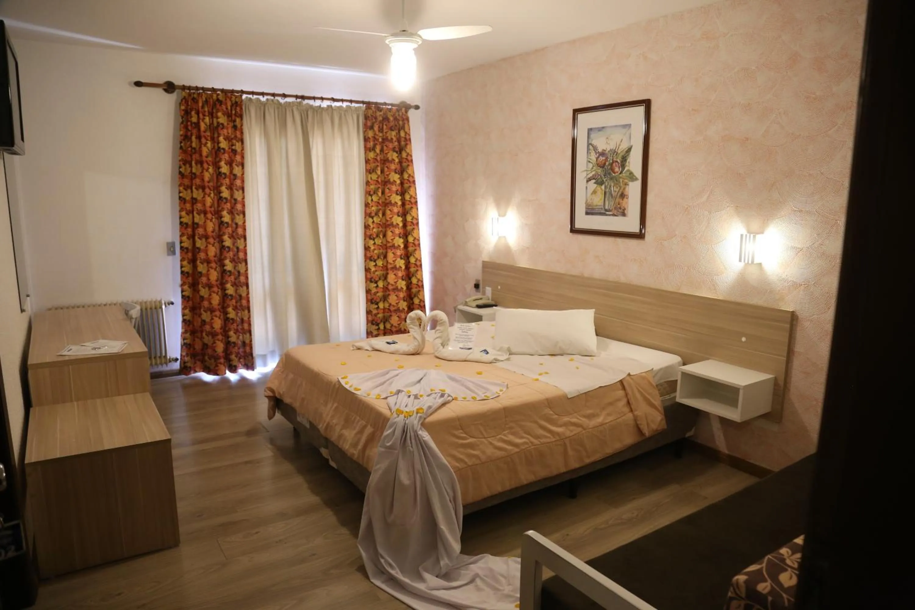 Photo of the whole room, Bed in Hotel Alpen Hof