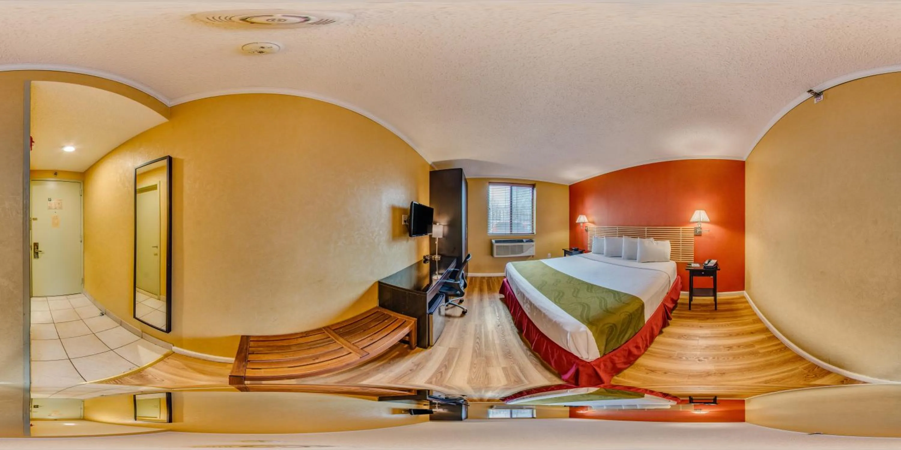 Bedroom, Bed in Quality Inn JFK Airport Rockaway Blvd