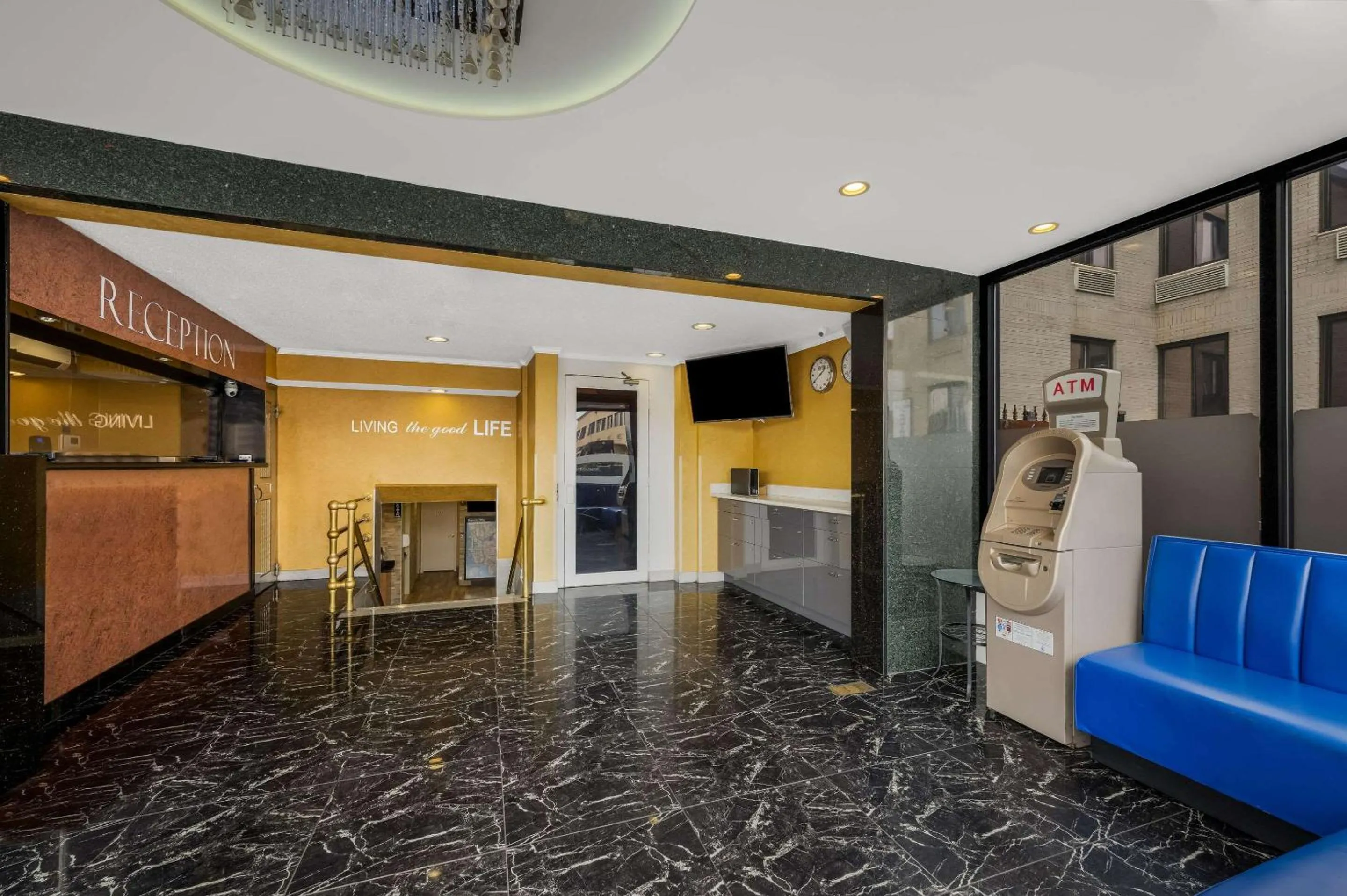 Lobby or reception in Quality Inn JFK Airport Rockaway Blvd