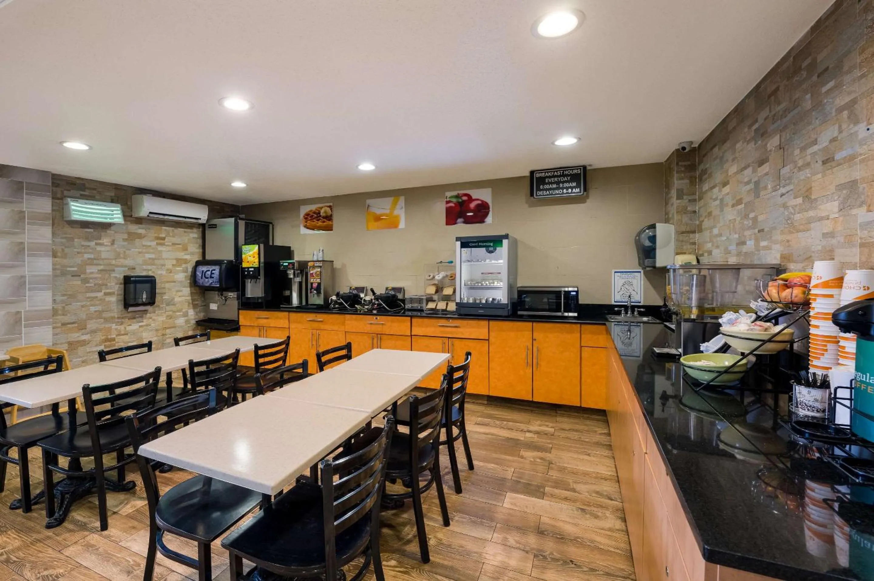 Breakfast in Quality Inn JFK Airport Rockaway Blvd