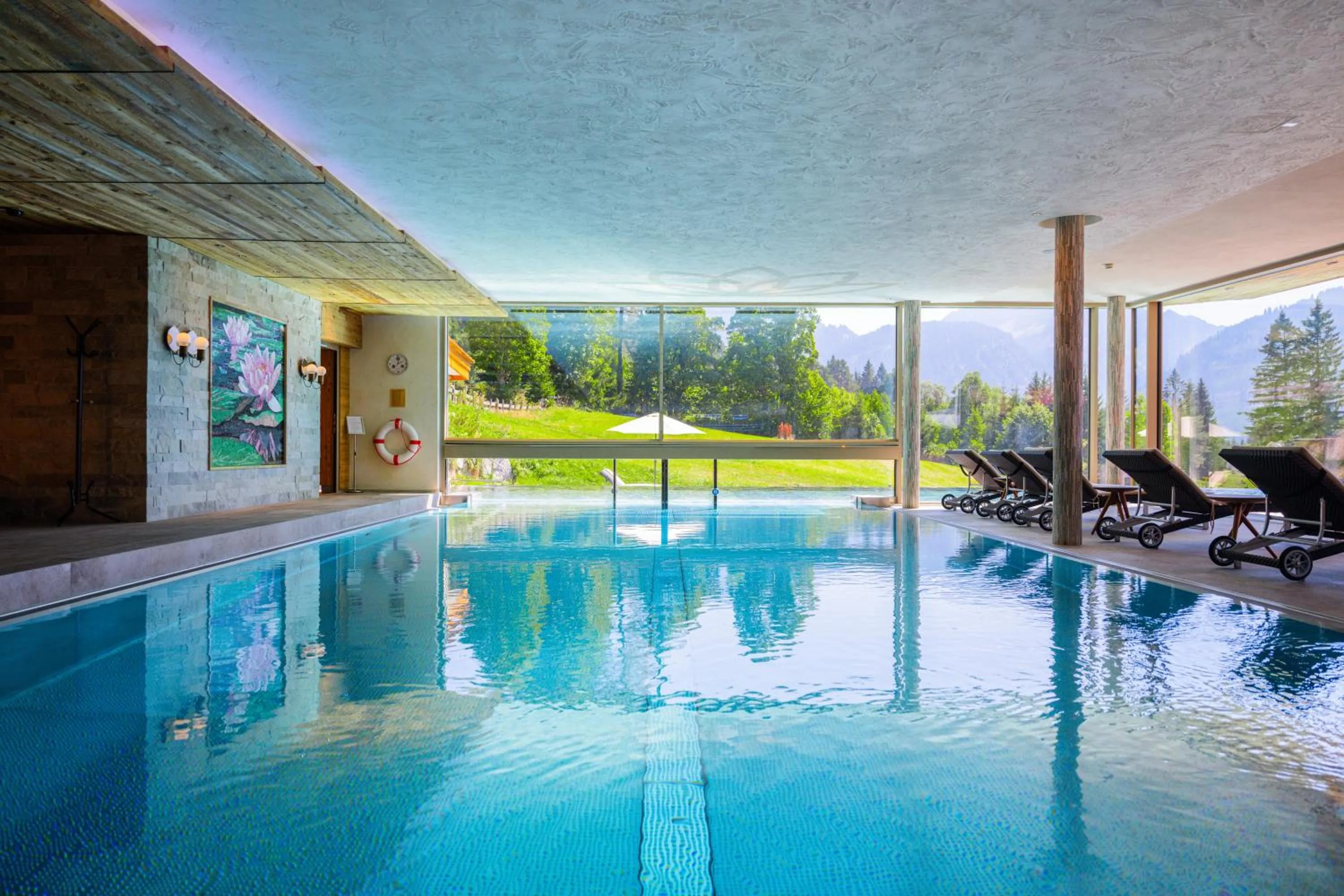 Swimming pool in Hotel Bergblick 5 Sterne