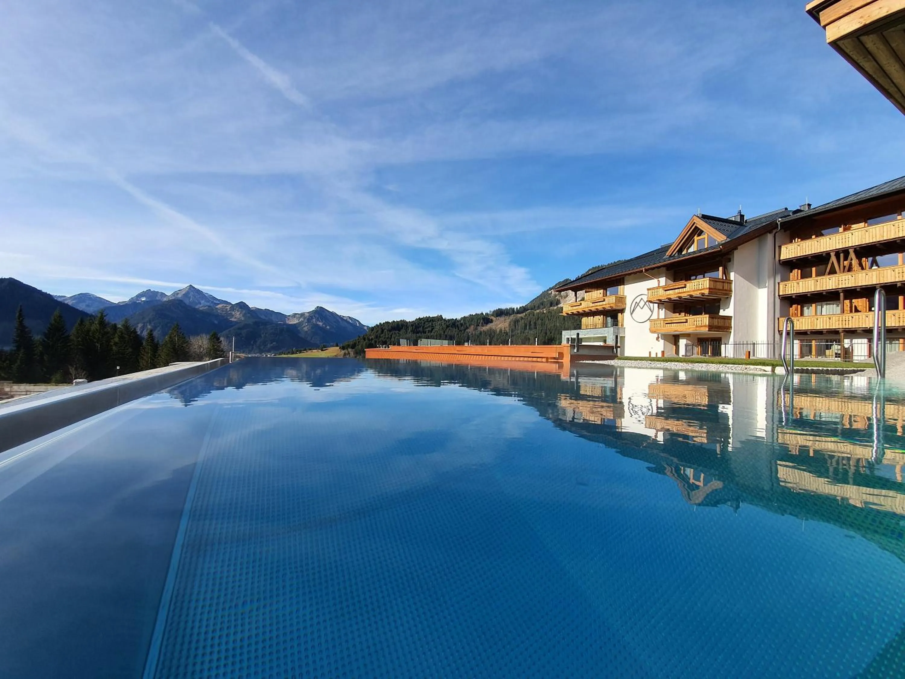 Swimming pool in Hotel Bergblick 5 Sterne