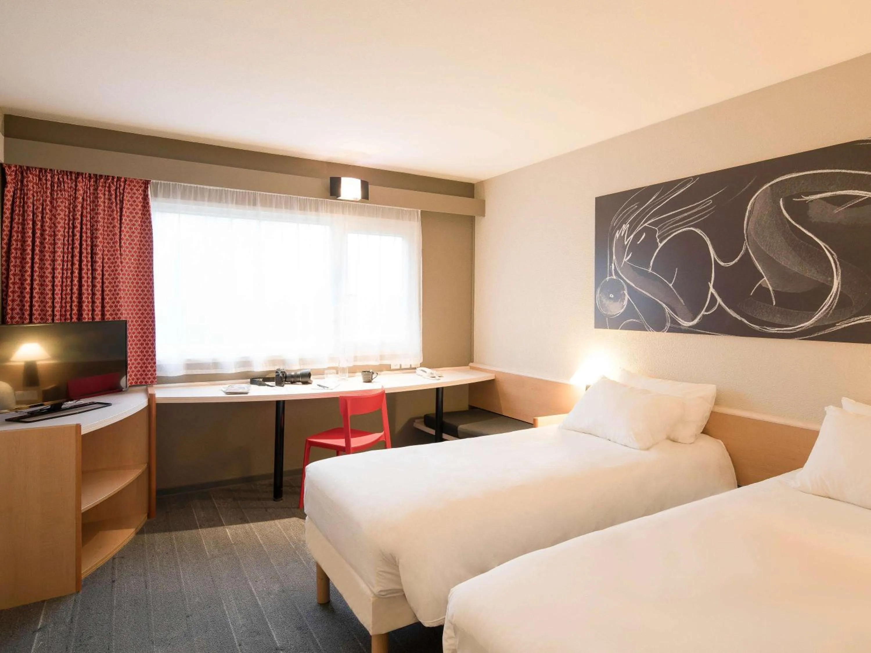 Standard Room with 2 Single Beds in ibis Metz Nord