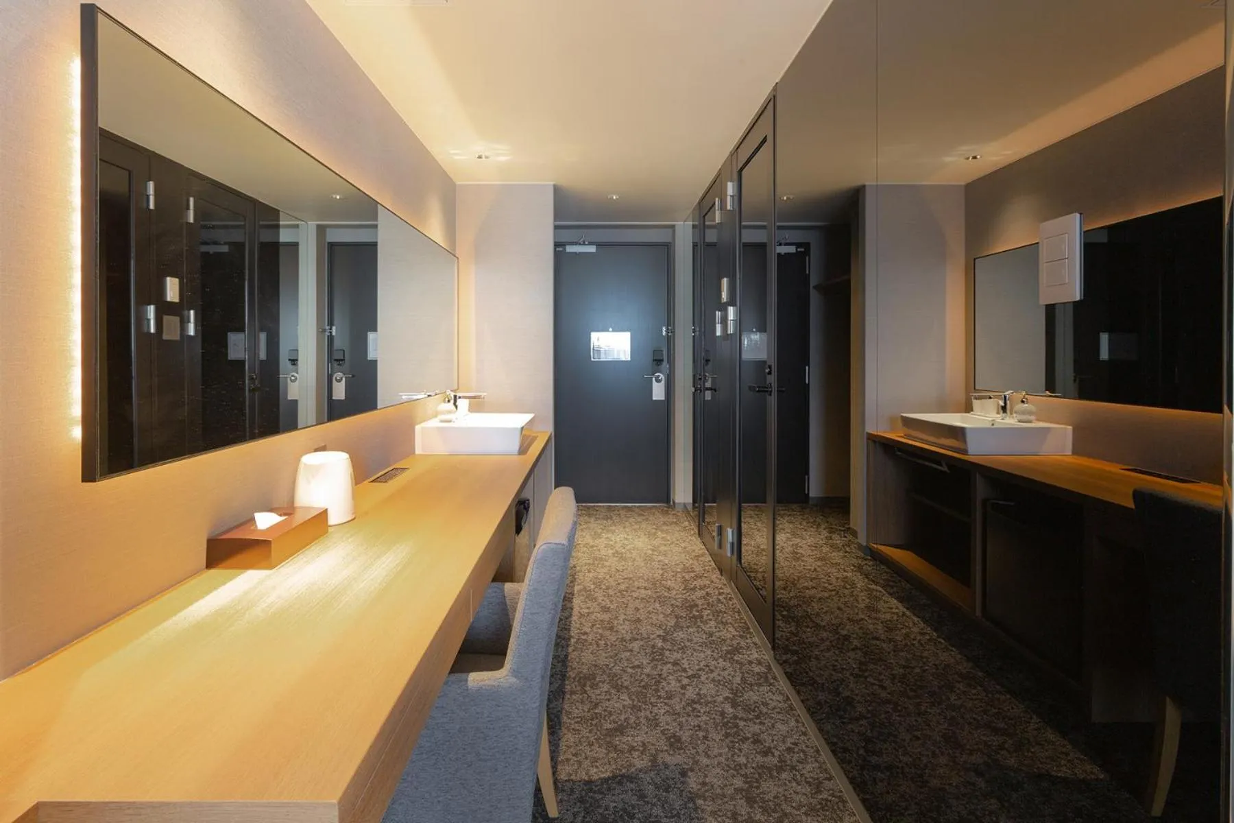 Photo of the whole room in MATERIAL Fuchomae