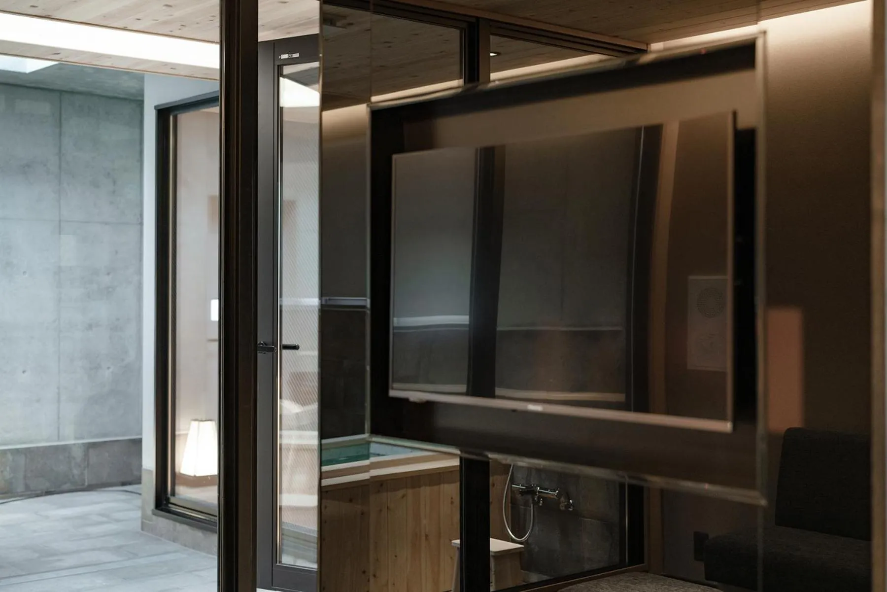 TV and multimedia in MATERIAL Fuchomae