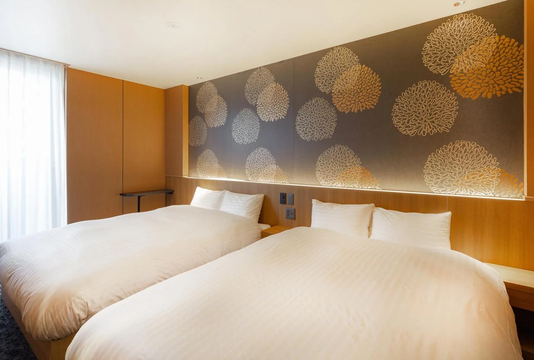 Bed in MATERIAL Fuchomae