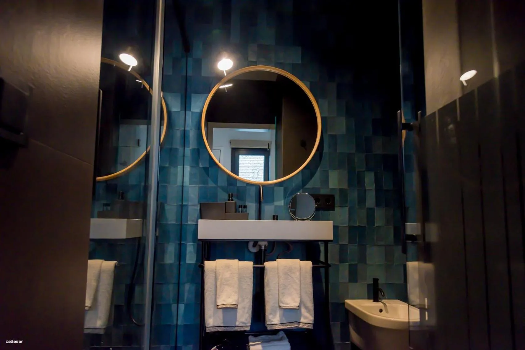 Bathroom in Welldone Quality - Crystal pool