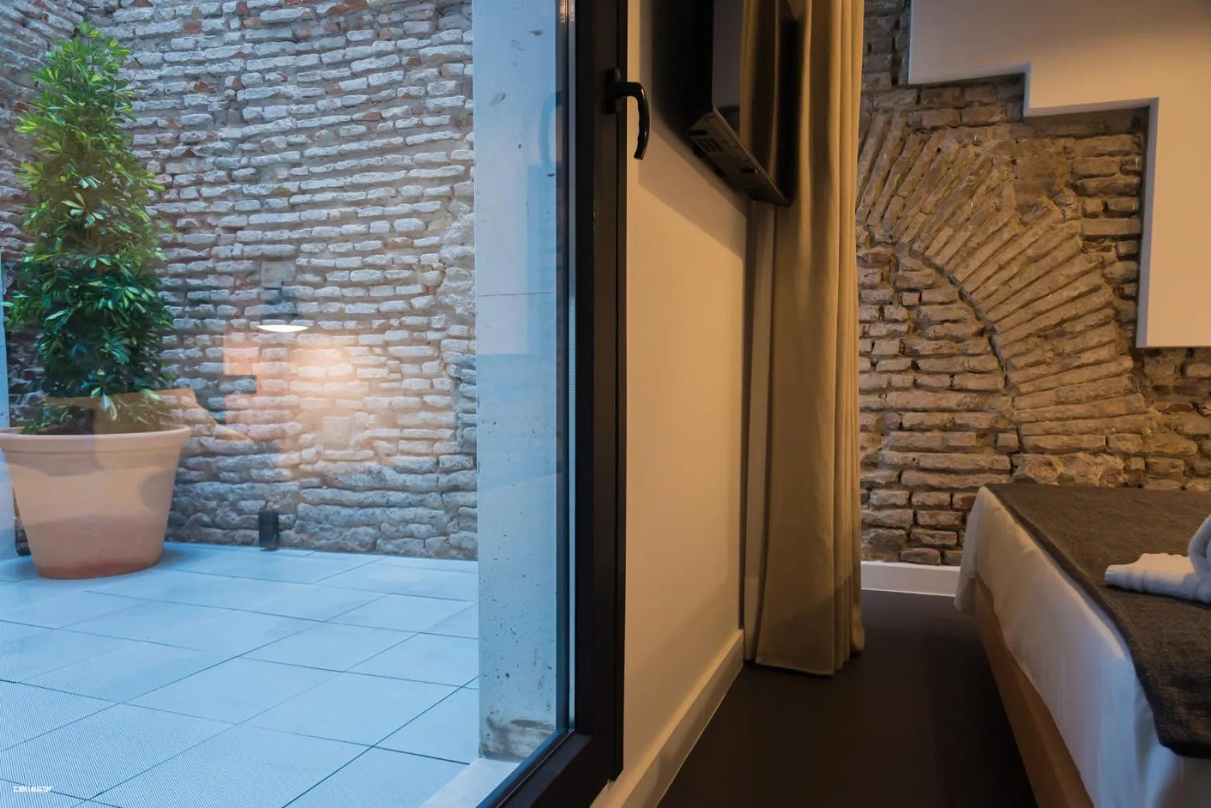 Patio in Welldone Quality - Crystal pool