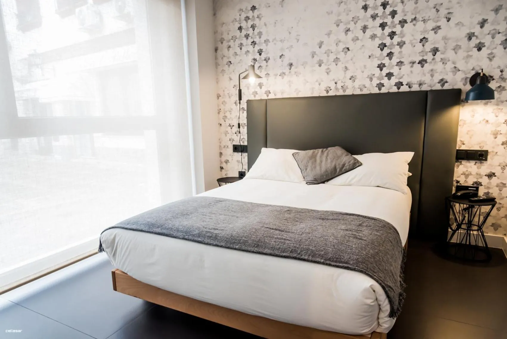 Bed in Welldone Quality - Crystal pool