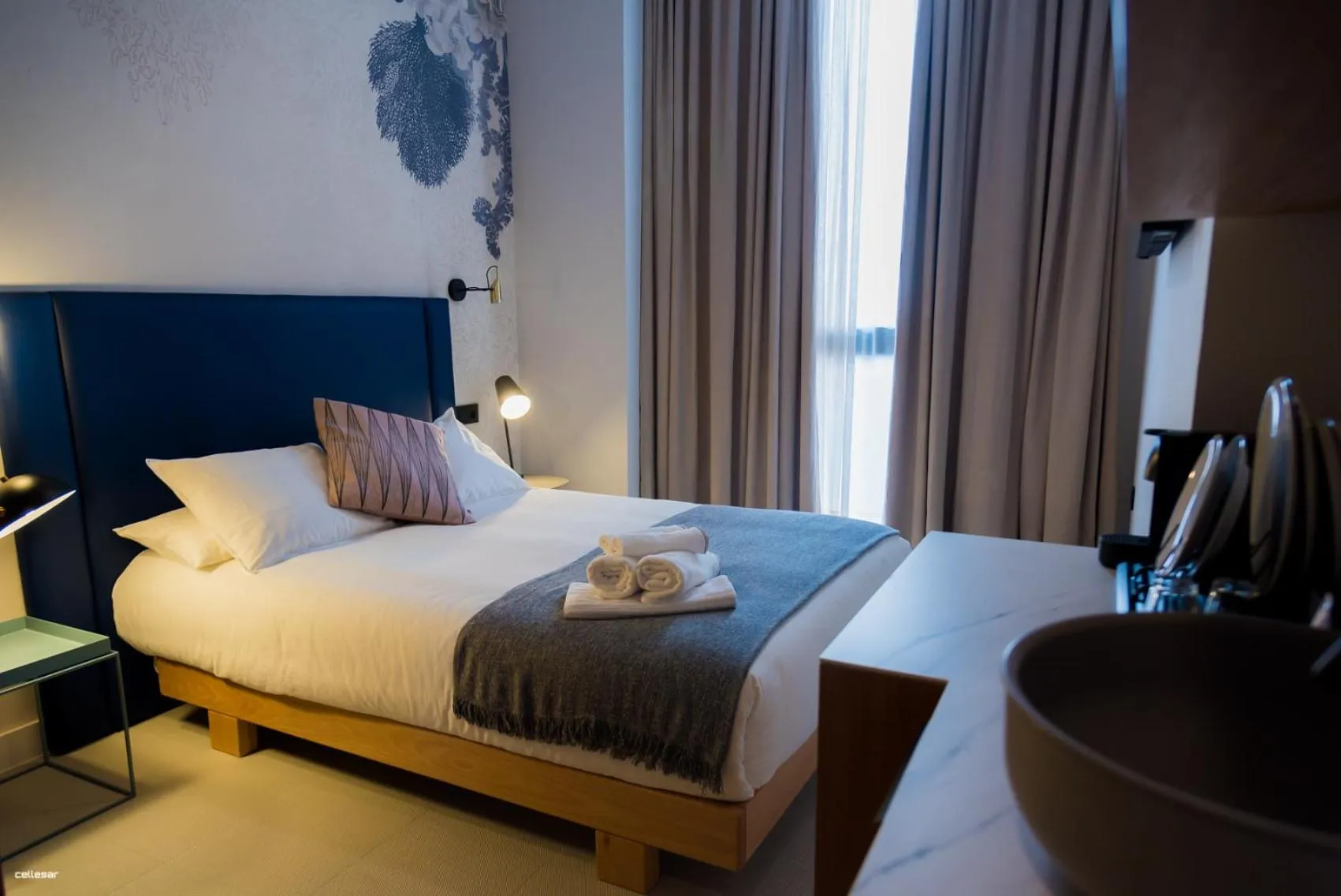 Bed in Welldone Quality - Crystal pool