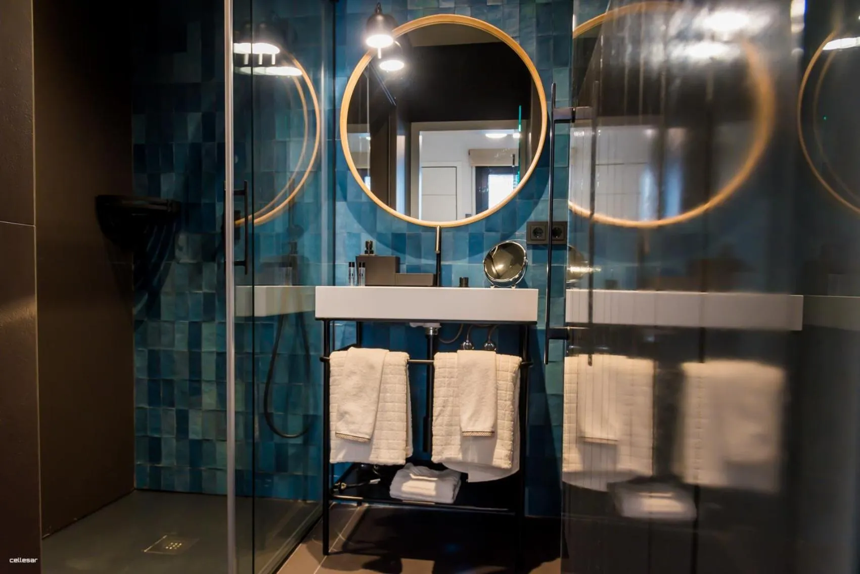 Bathroom in Welldone Quality - Crystal pool