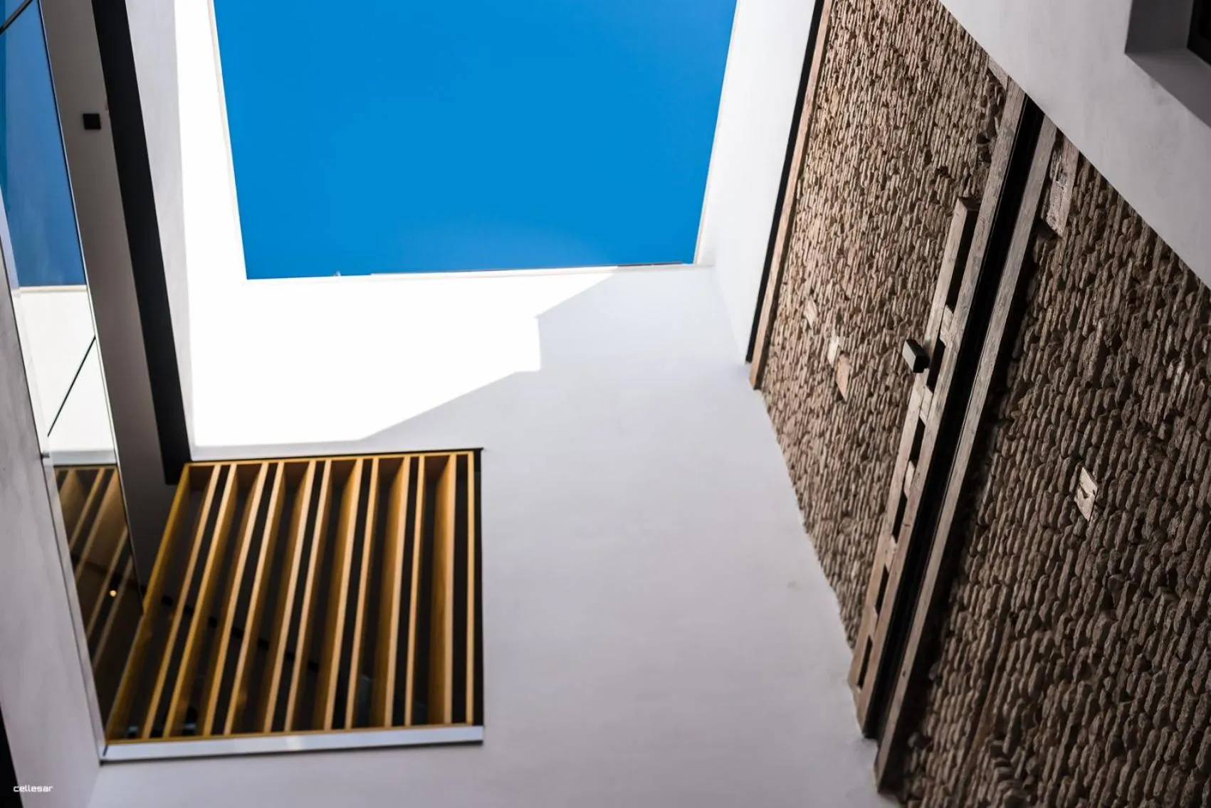 Decorative detail in Welldone Quality - Crystal pool