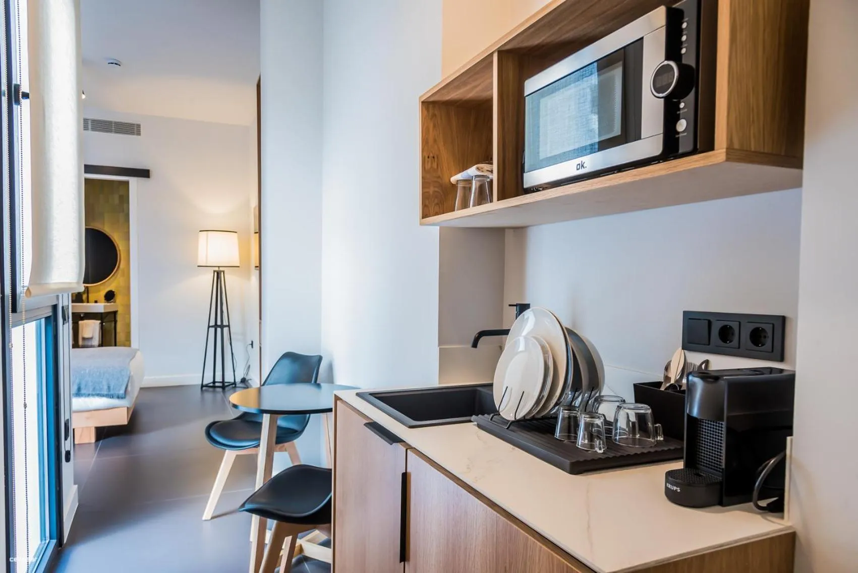 Coffee/tea facilities in Welldone Quality - Crystal pool