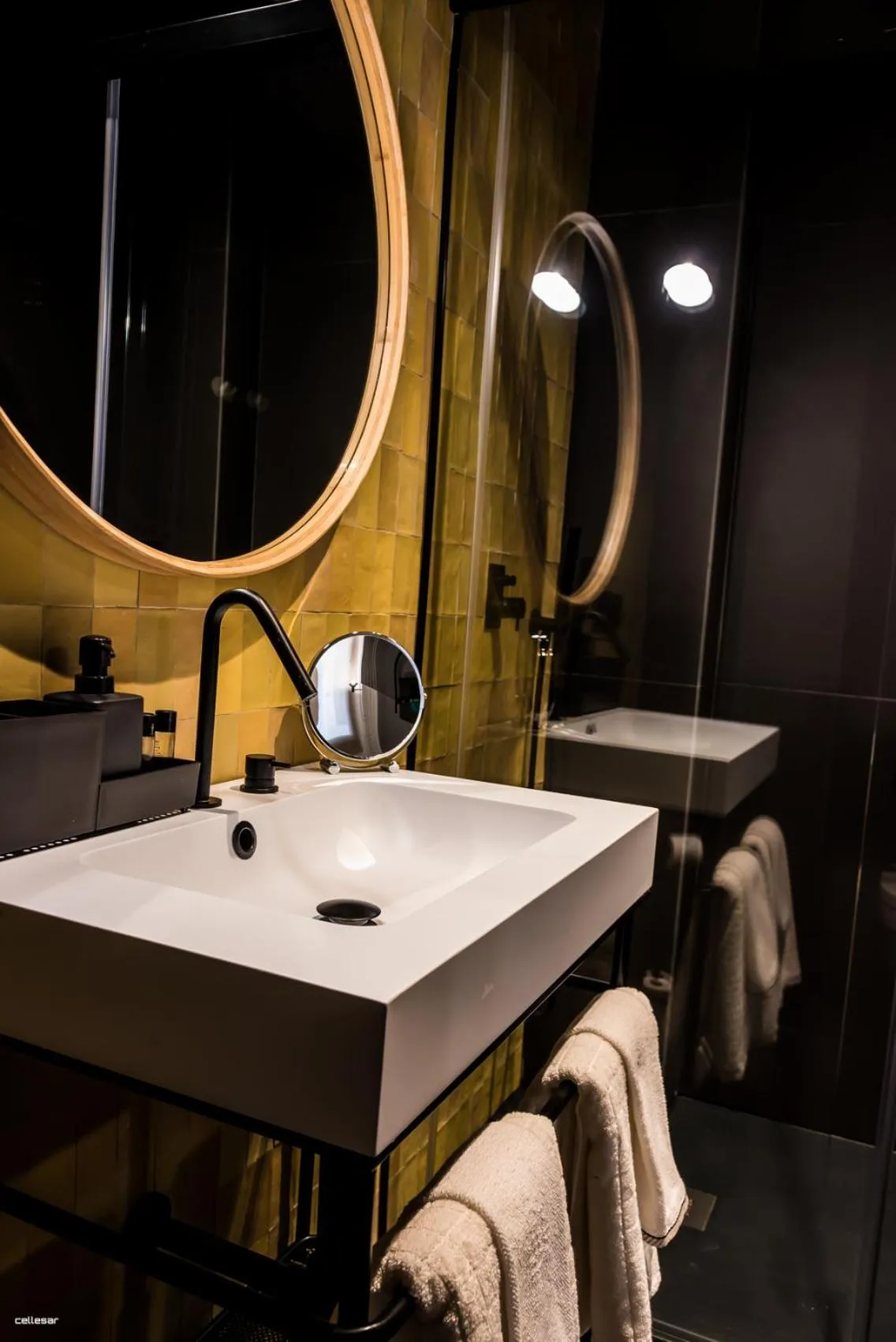 Bathroom in Welldone Quality - Crystal pool