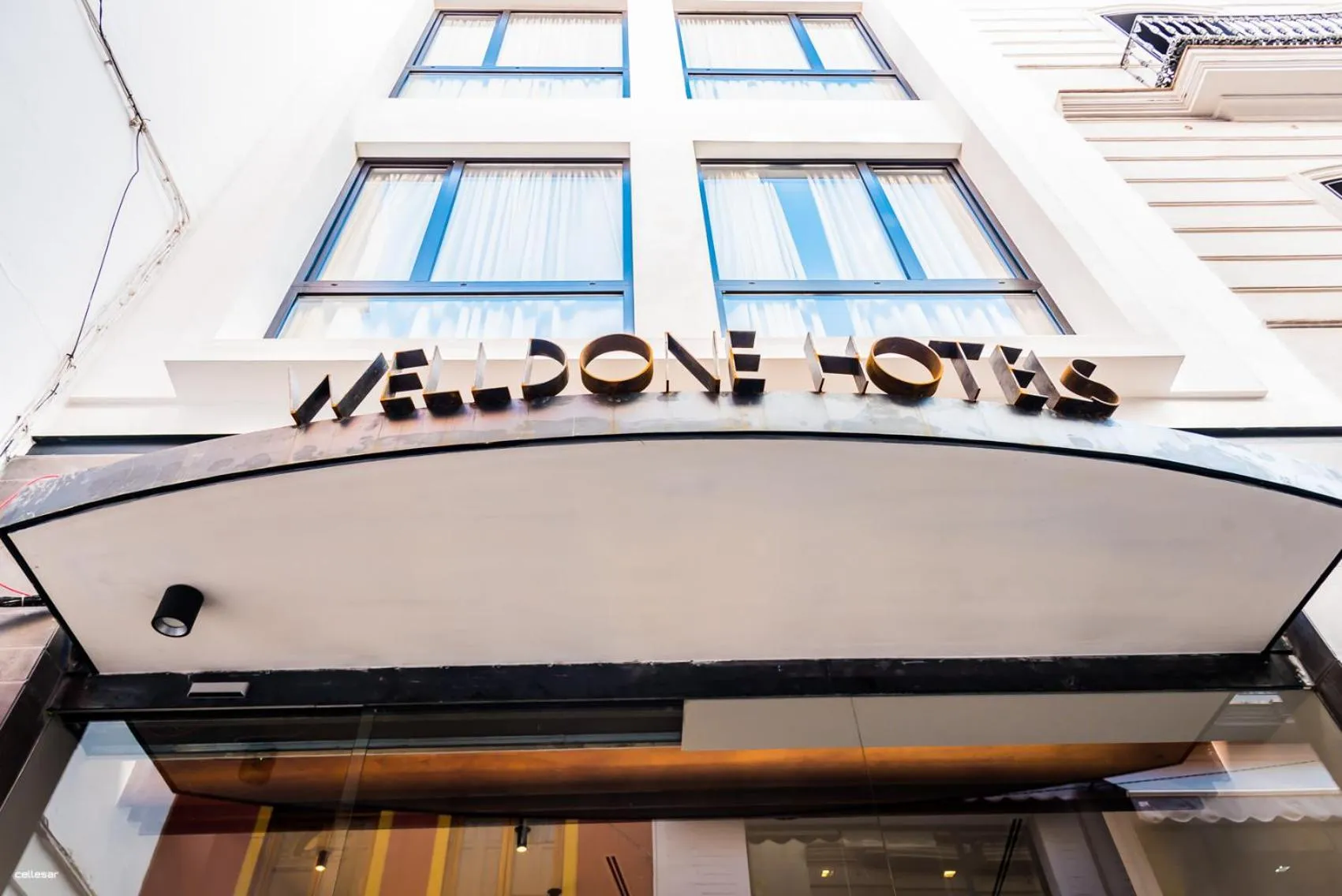 Property building in Welldone Quality - Crystal pool