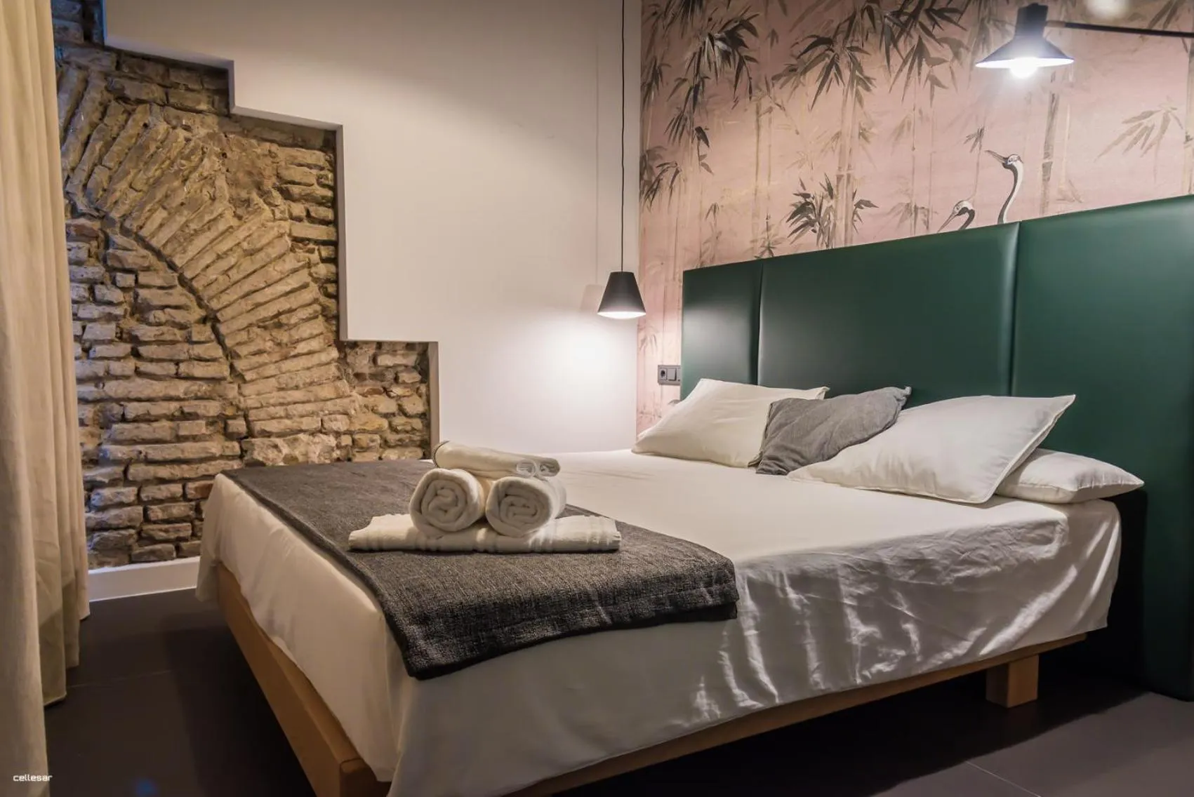 Bed in Welldone Quality - Crystal pool