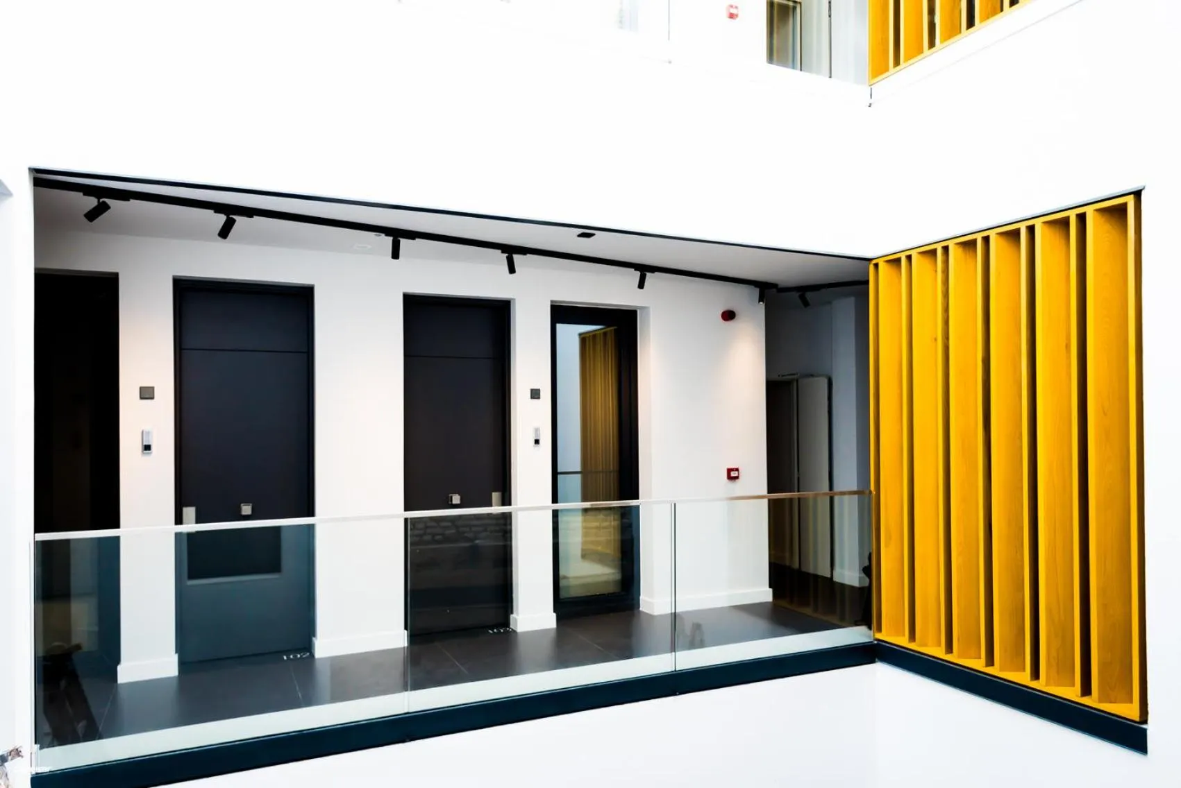 Decorative detail in Welldone Quality - Crystal pool