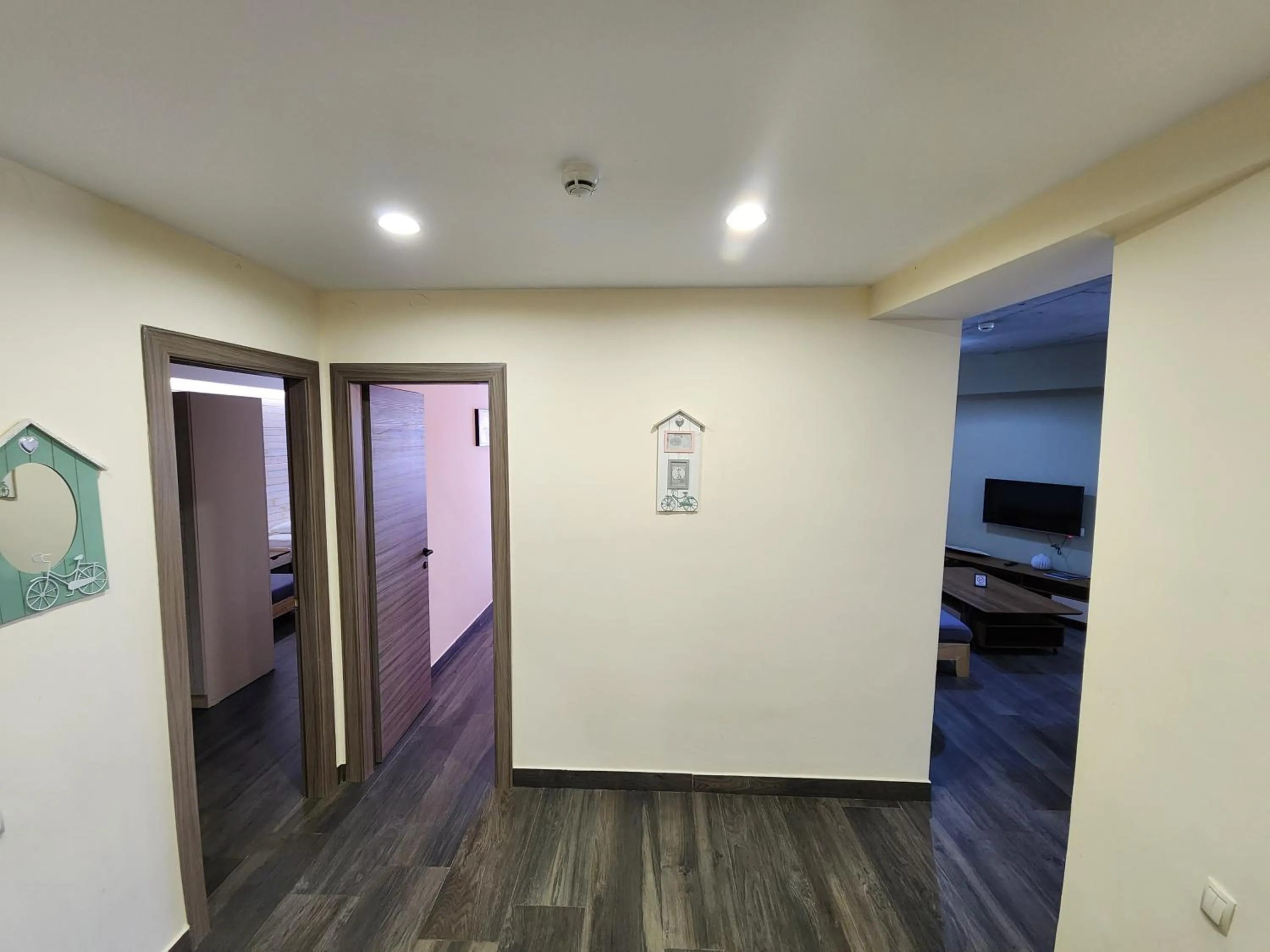 wardrobe in Gudauri Hills Apart Hotel