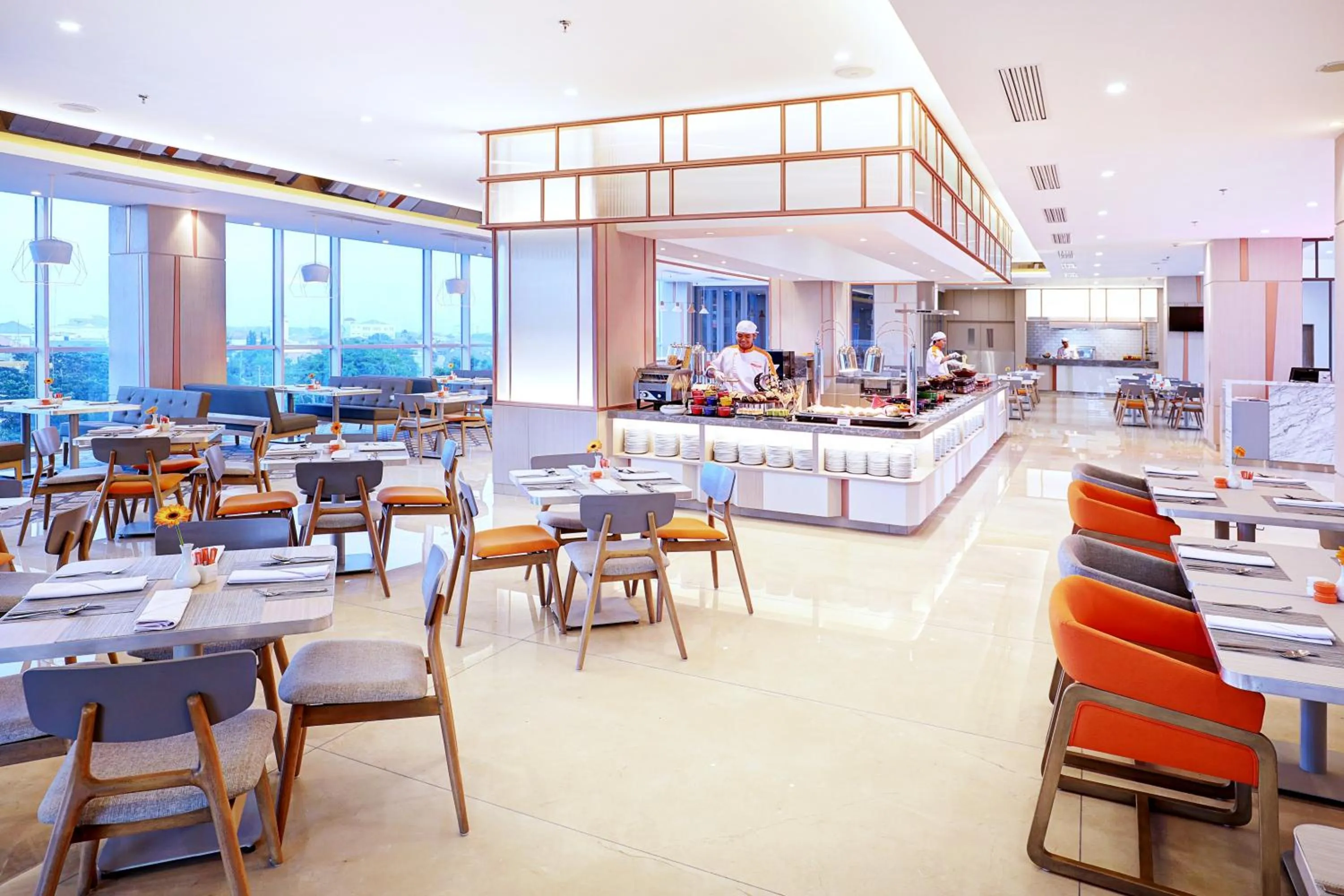 Restaurant/places to eat in HARRIS Hotel & Conventions Bundaran Satelit Surabaya