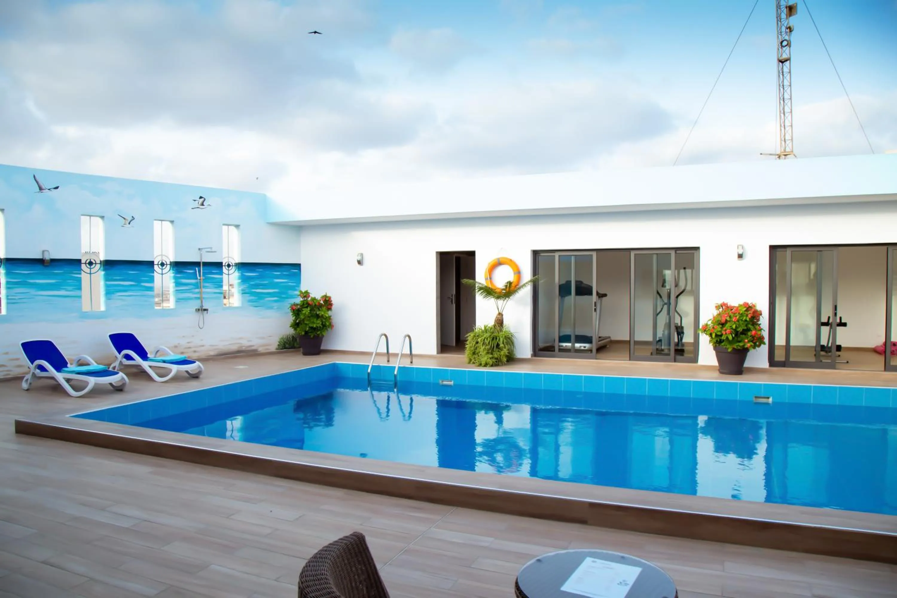 Swimming pool in Le Ndiambour Hôtel et Résidence