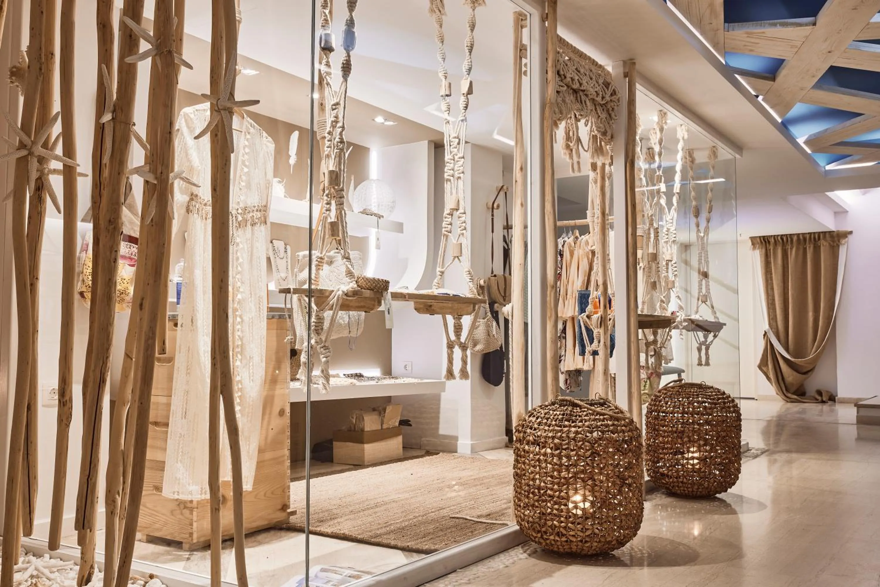 On-site shops in Kythnos Bay Hotel