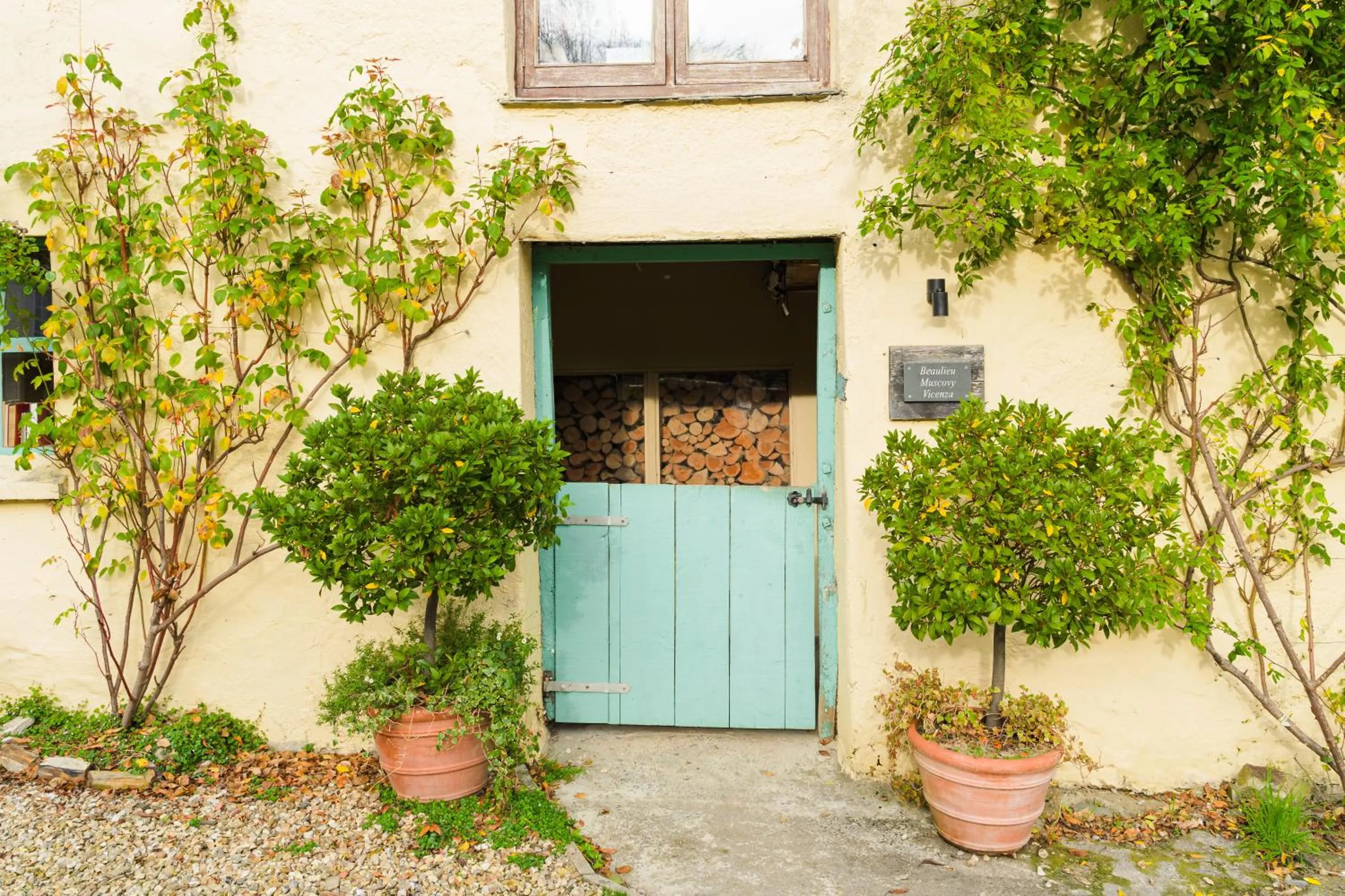 Property building in Hollamoor Farm