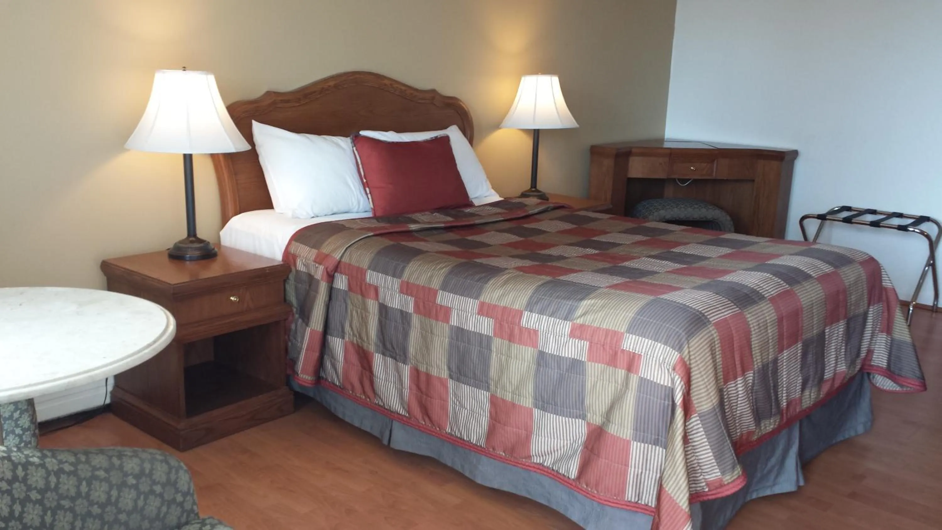 Bed in Motel Iberville