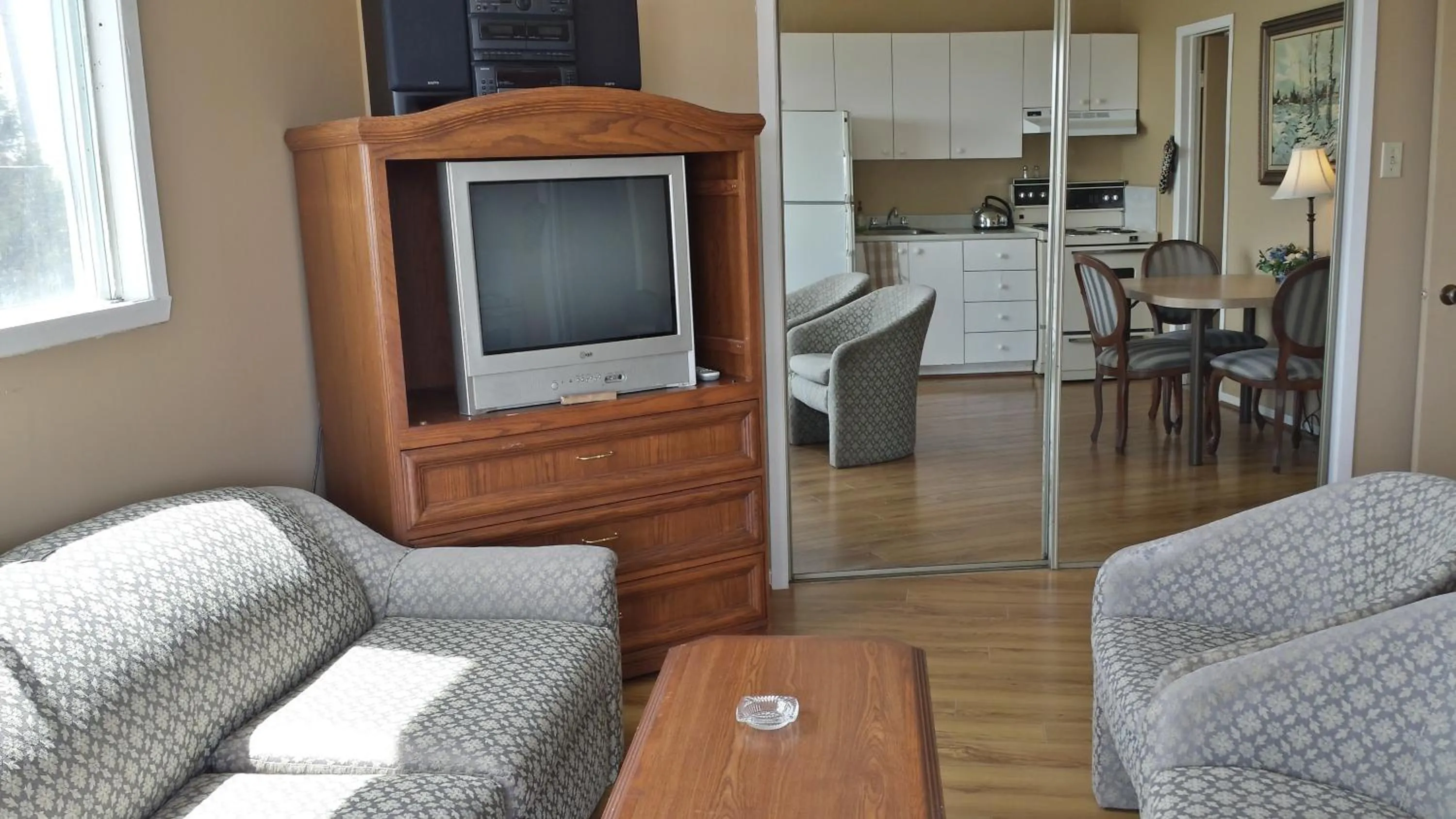 TV and multimedia in Motel Iberville