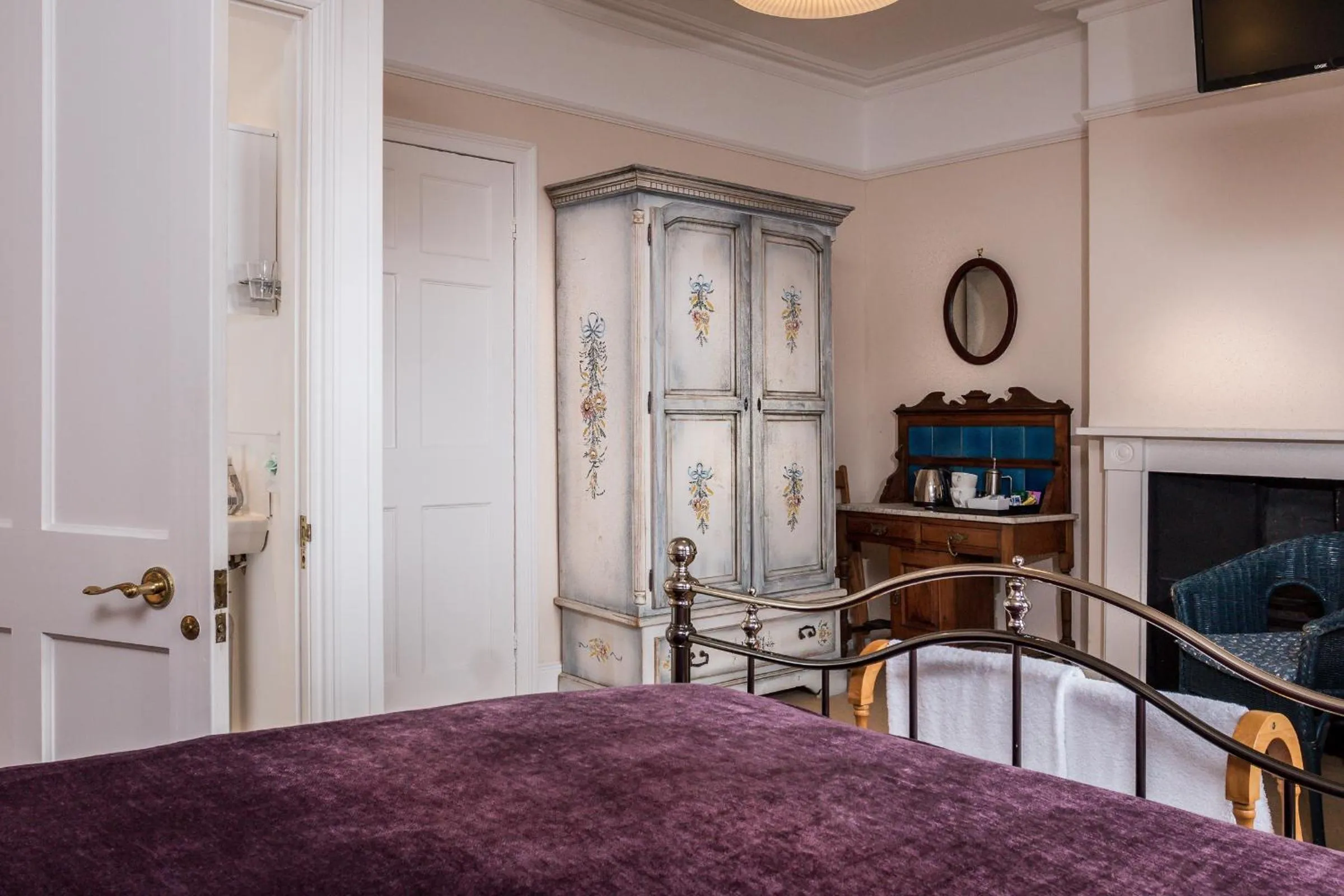 Photo of the whole room, Bed in The Old Vicarage B&B