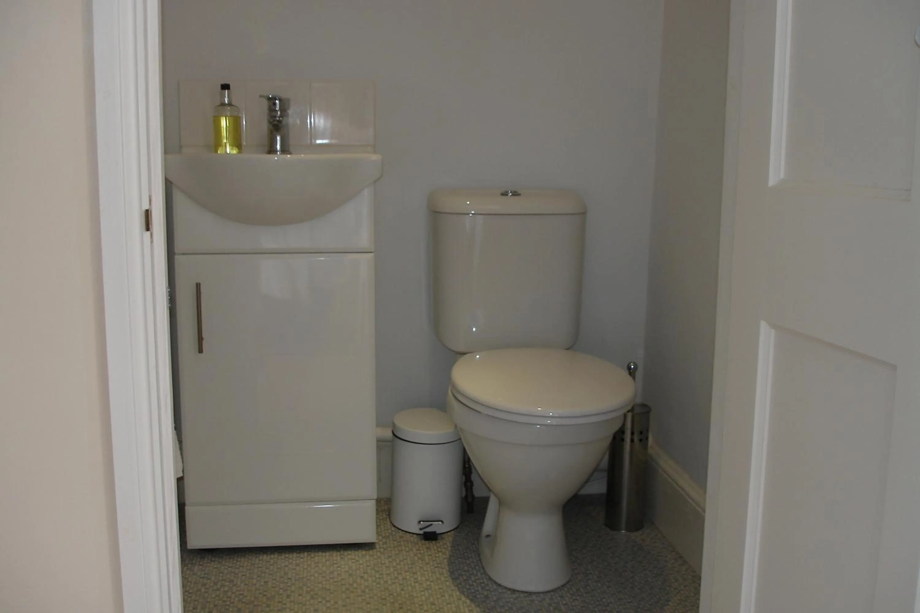 Toilet in The Old Vicarage B&B