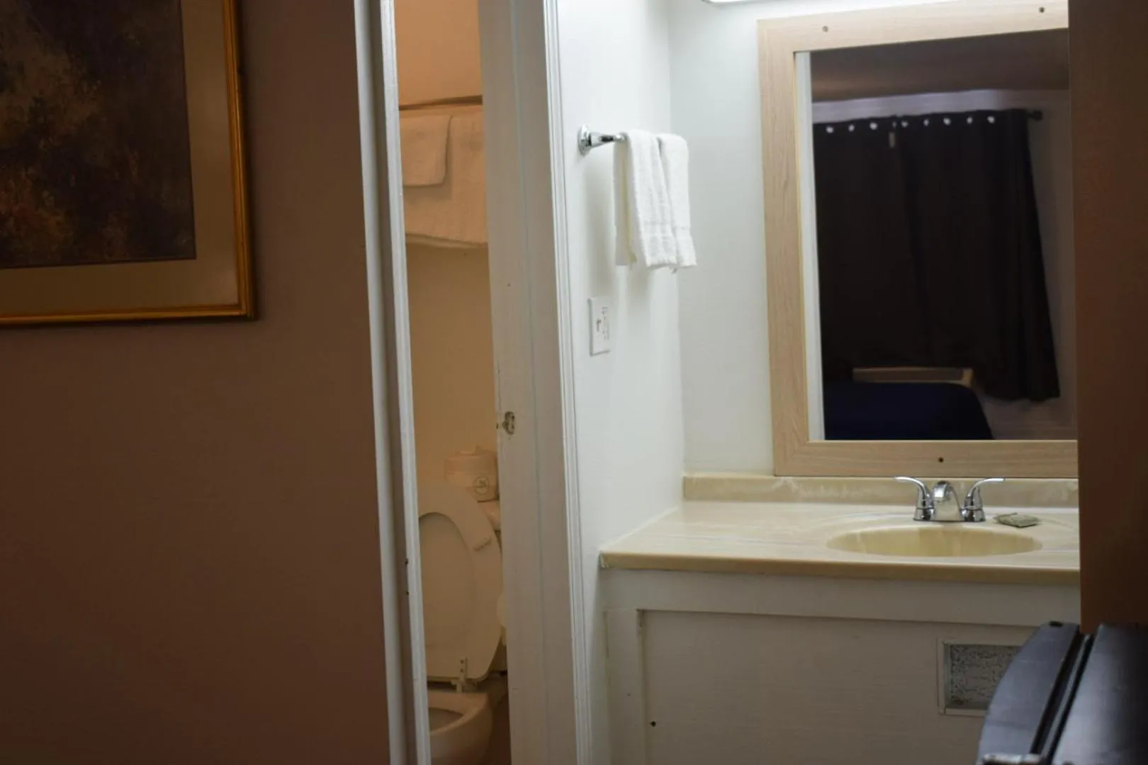 Knights Inn Farmington Hills