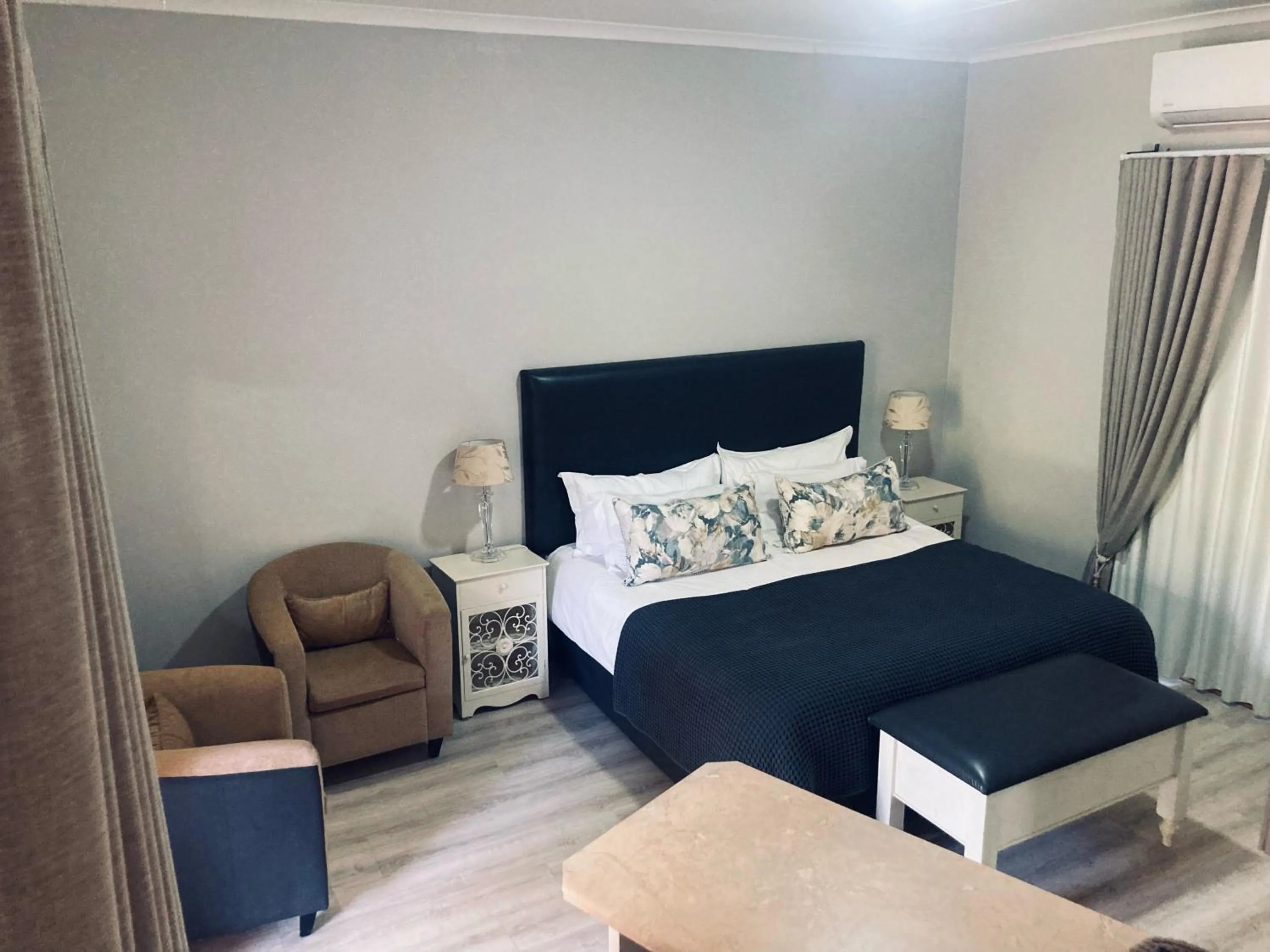 Bedroom, Bed in The Falls Guest House