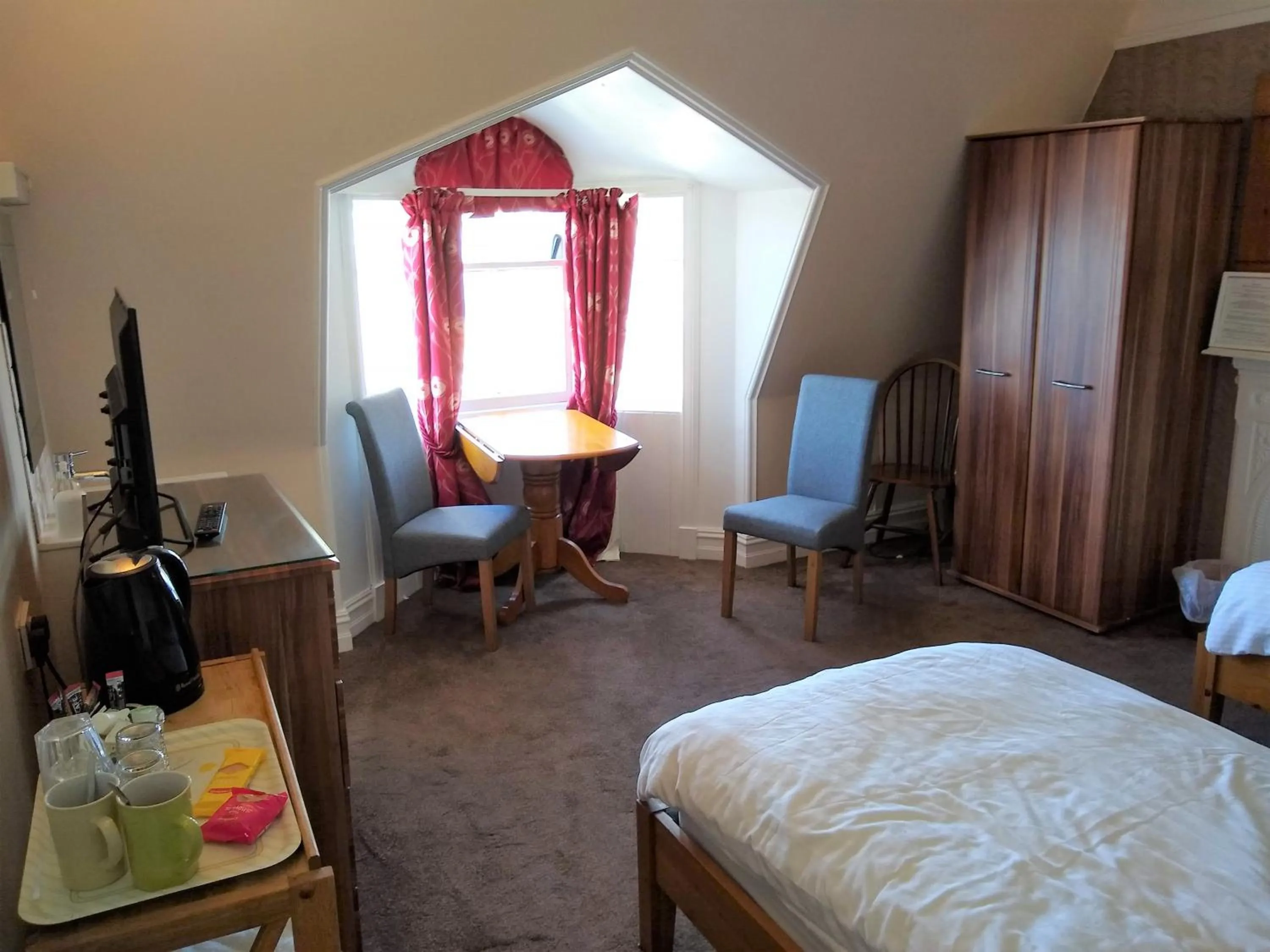 Bedroom, Bed in Solheim Guest House