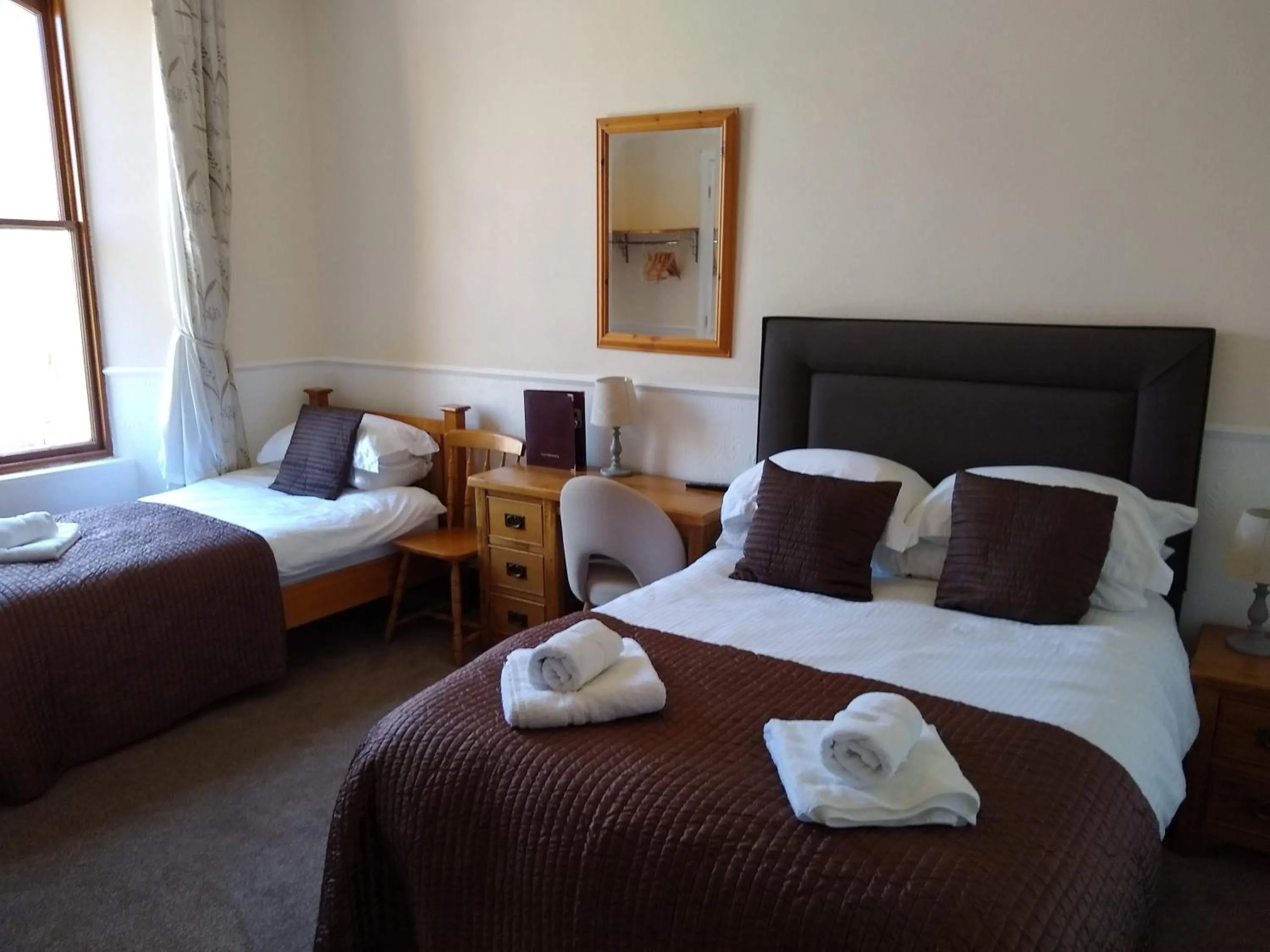 Bedroom, Bed in Solheim Guest House