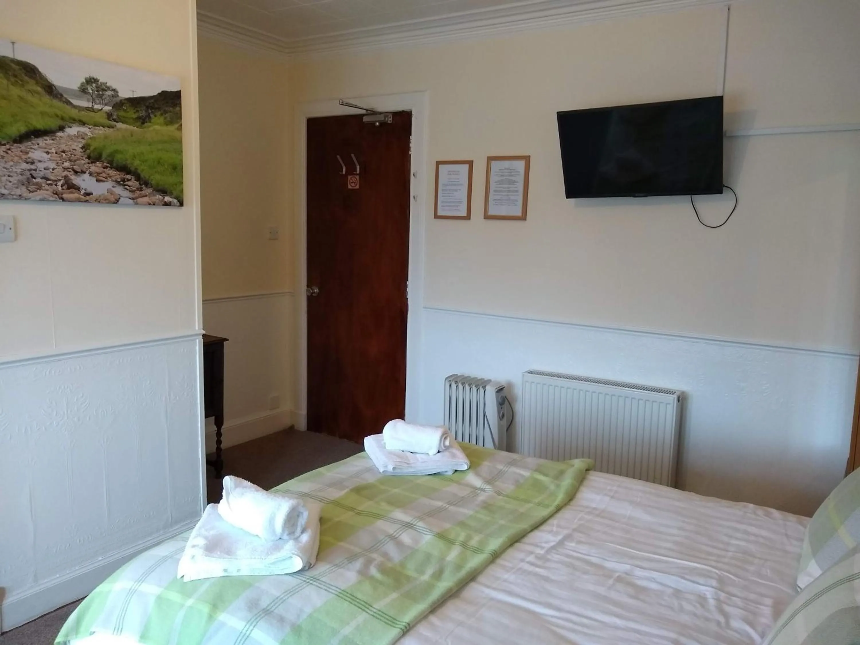 Bedroom, Bed in Solheim Guest House