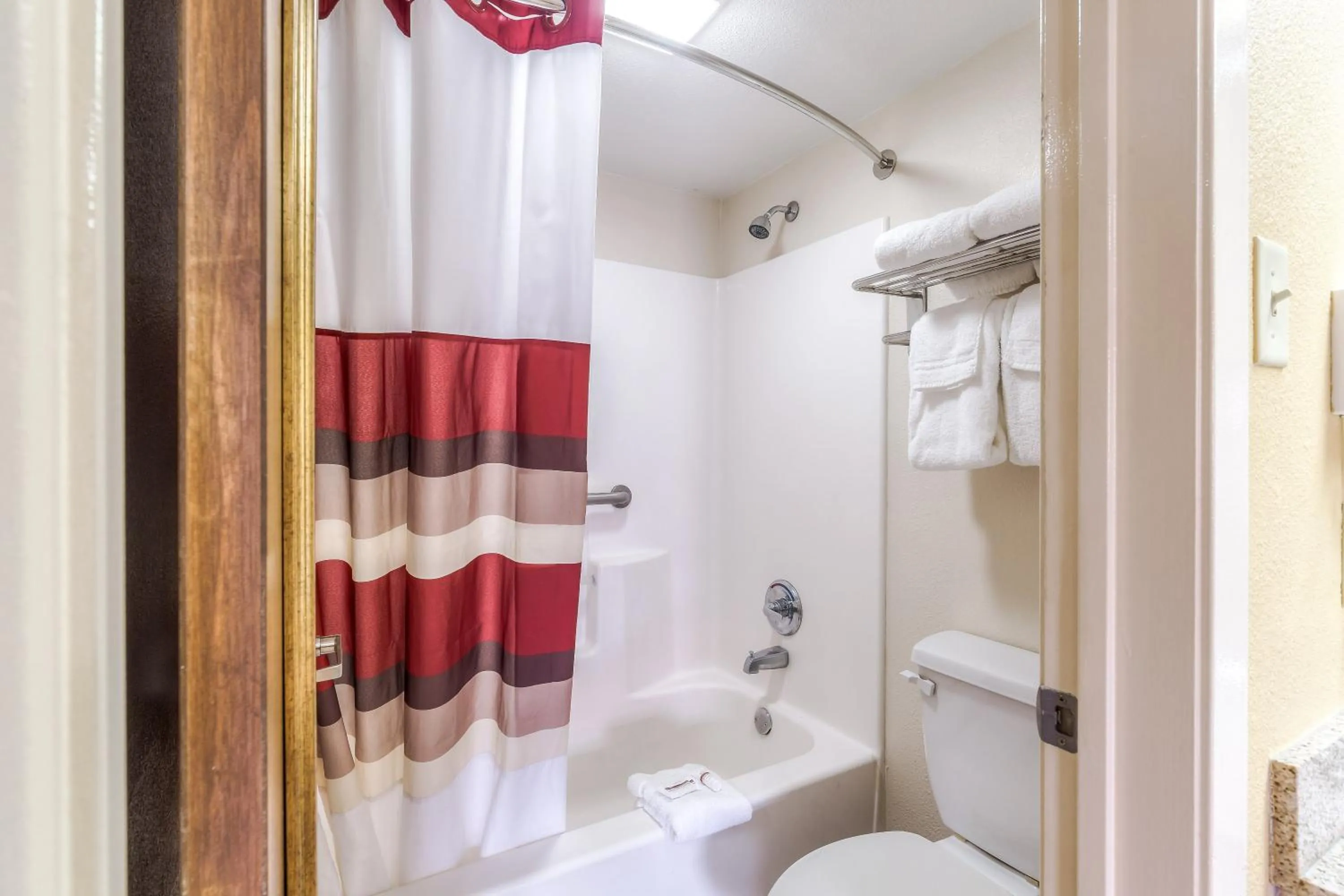 Bathroom in Red Roof Inn Amarillo West