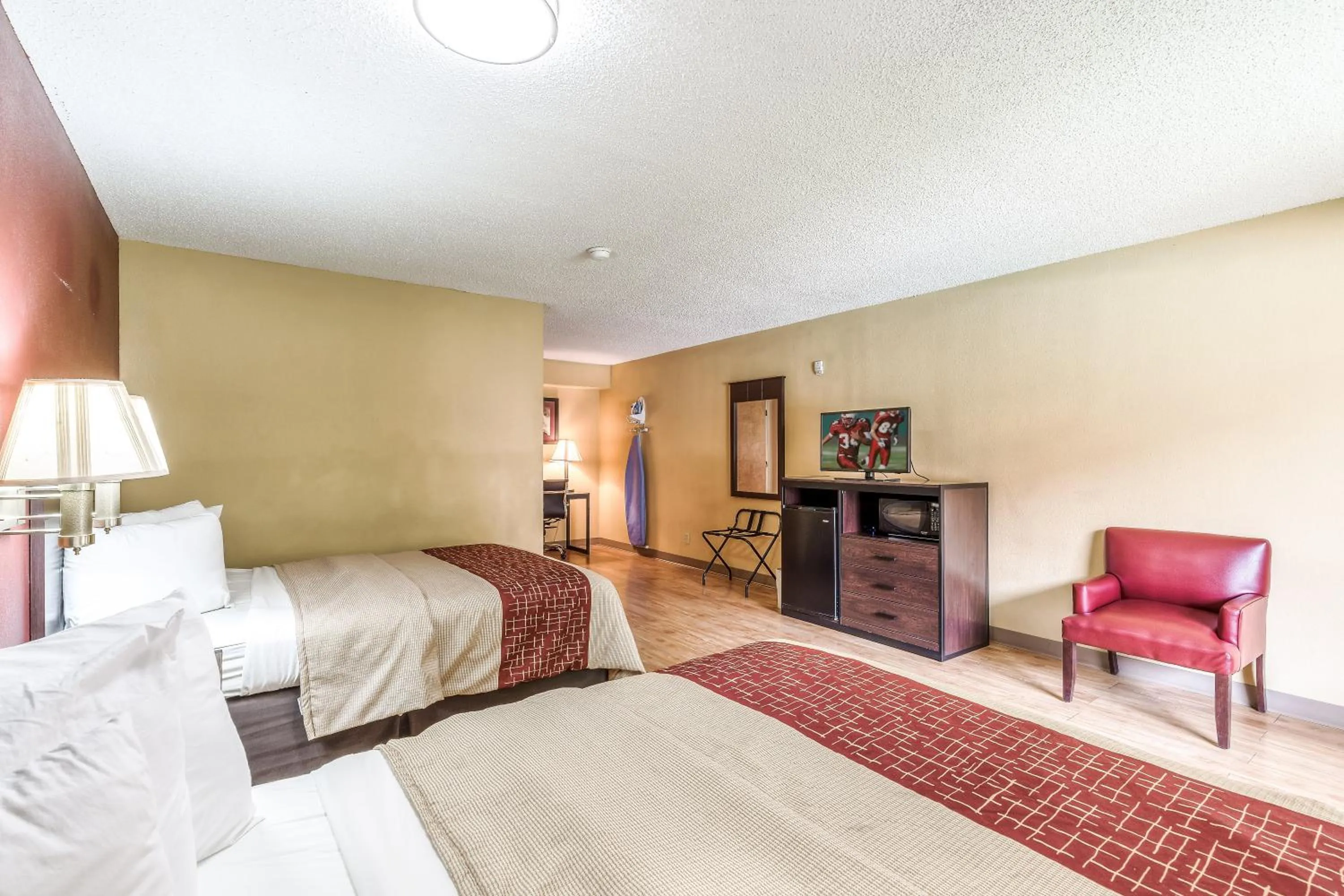 Photo of the whole room in Red Roof Inn Amarillo West