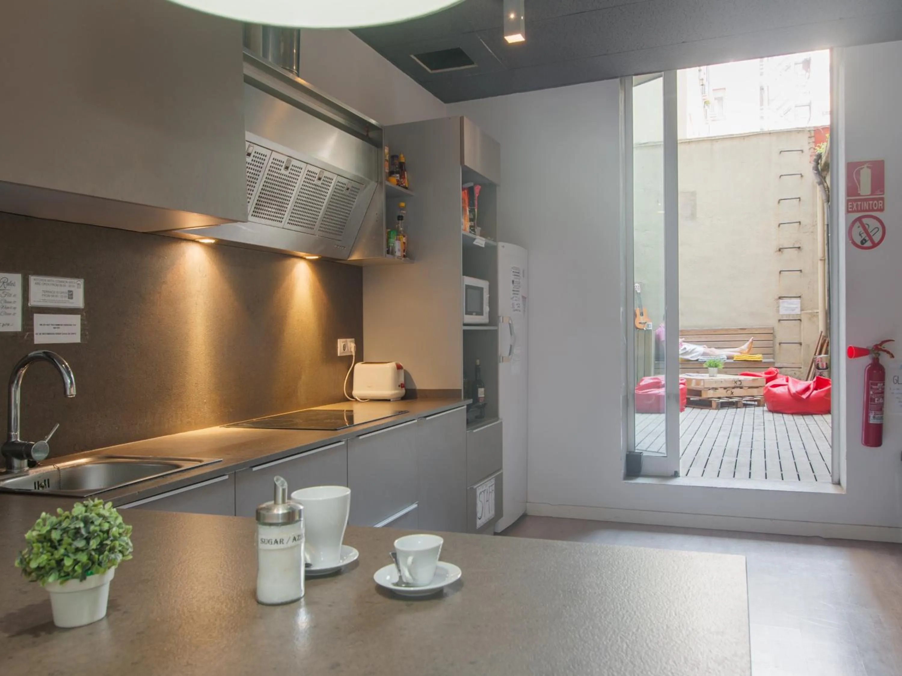 Kitchen or kitchenette, Bed in No Limit Barcelona Central