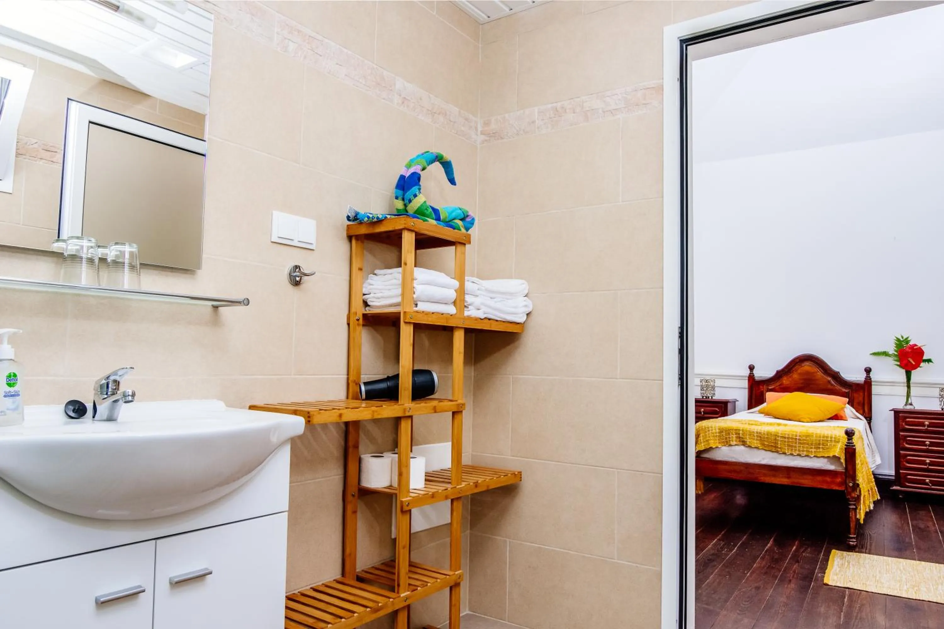 Bathroom, Bed in Vitorina Corte Guesthouse