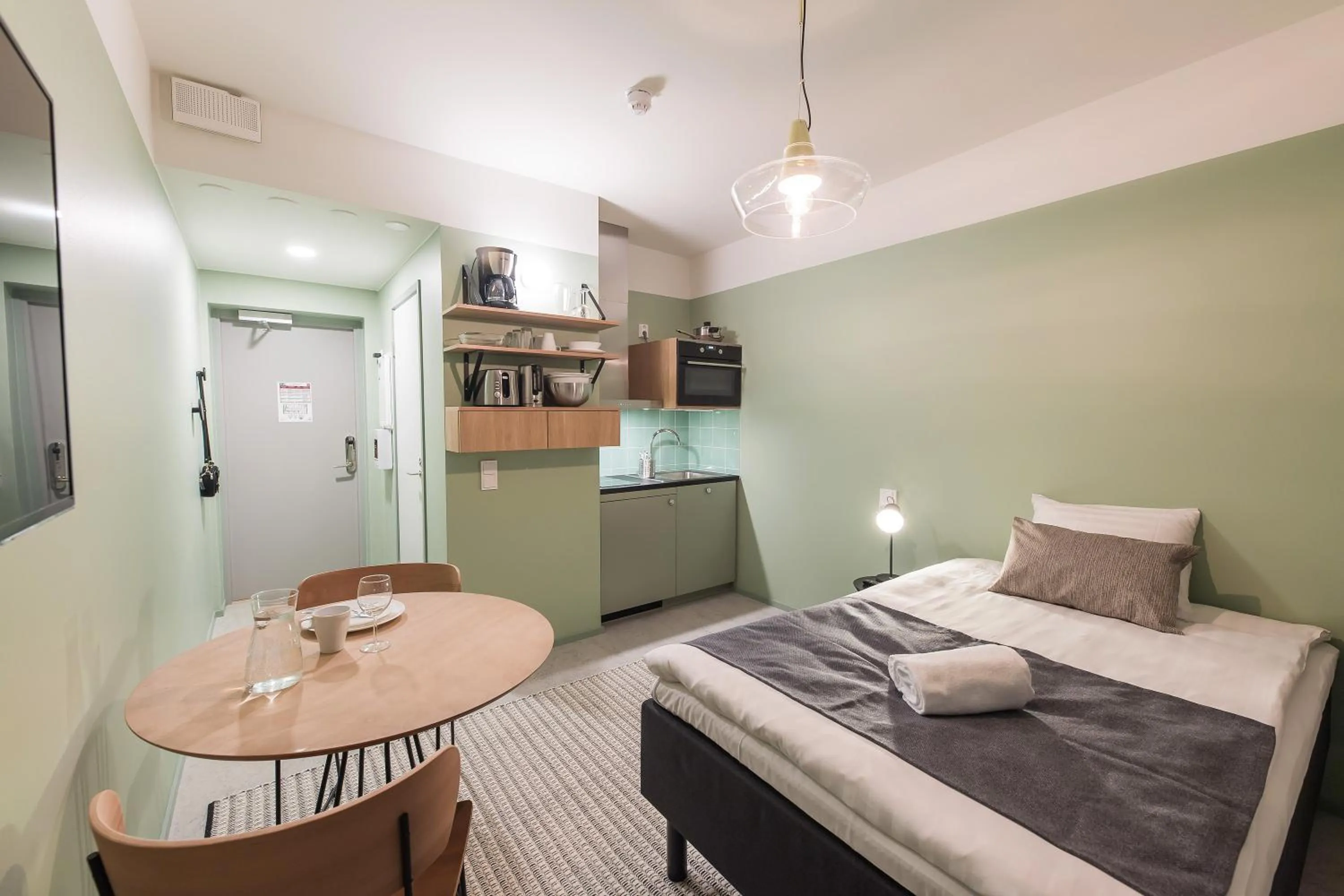 Kitchen or kitchenette in Forenom Aparthotel Jyväskylä