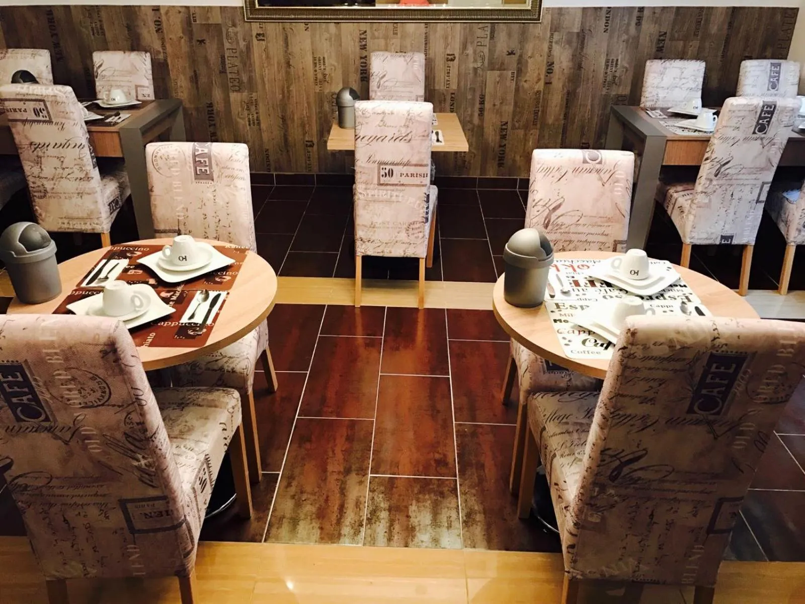 Food and drinks in City Central Promenade