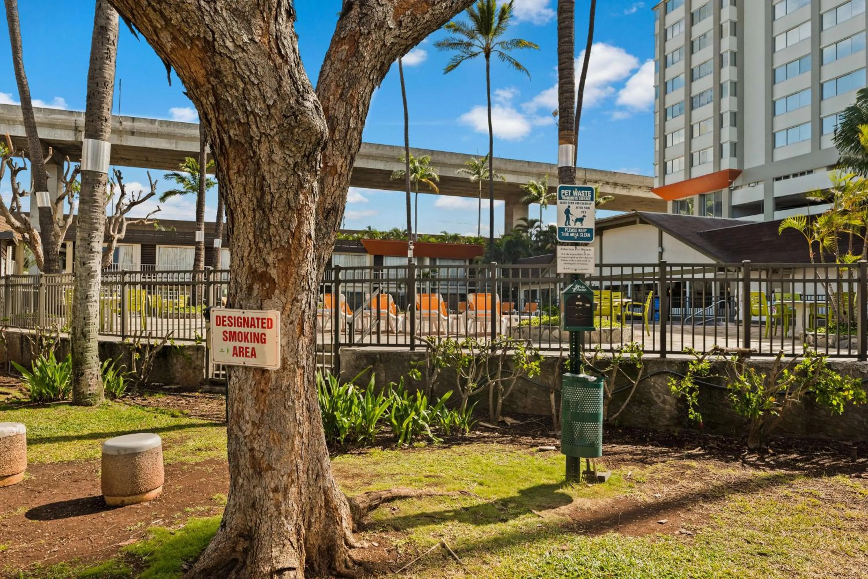 Property building in Best Western The Plaza Hotel Honolulu Airport - Free Breakfast