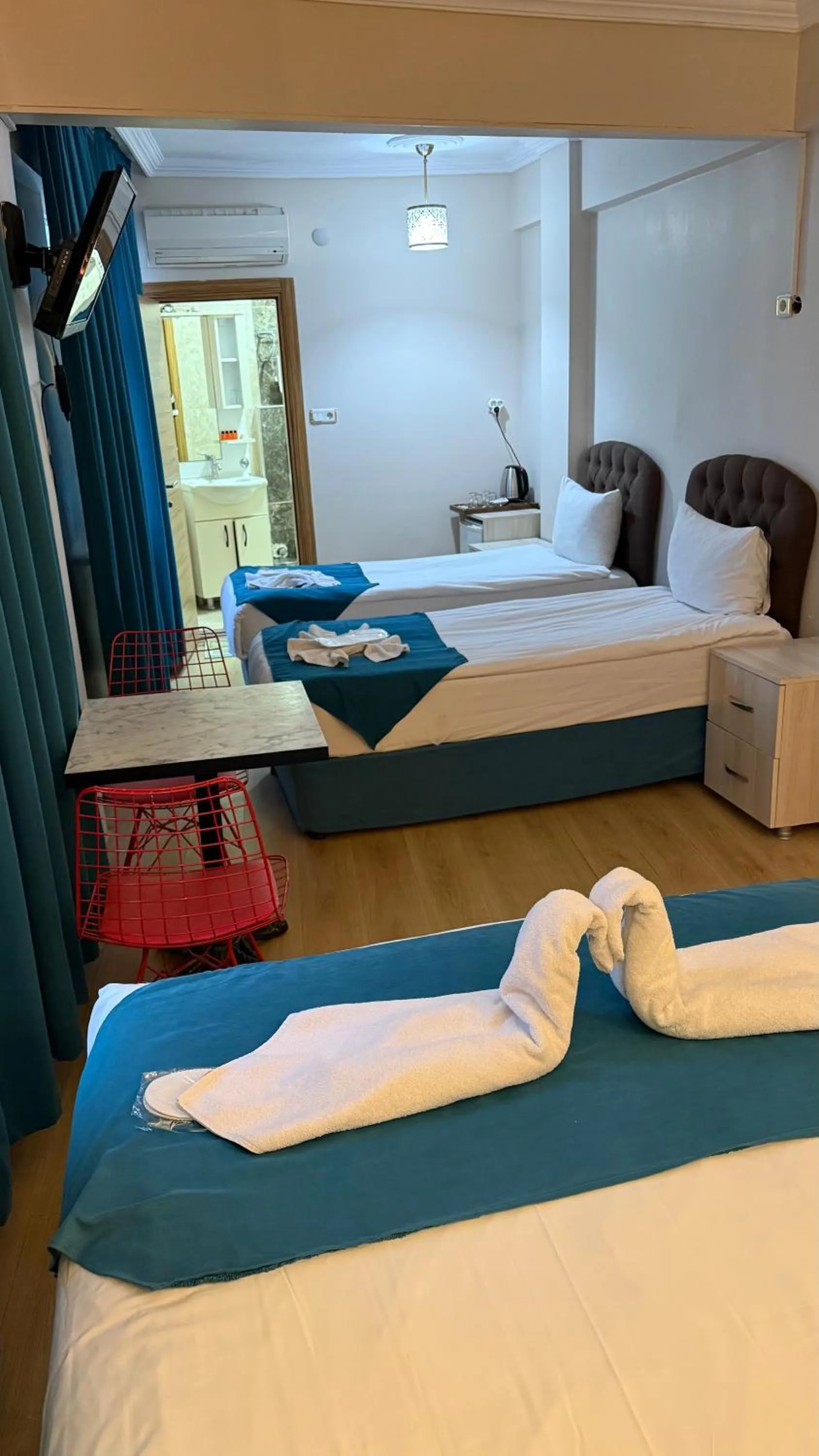 Photo of the whole room, Bed in Galaxy Hotel Sultanahmet