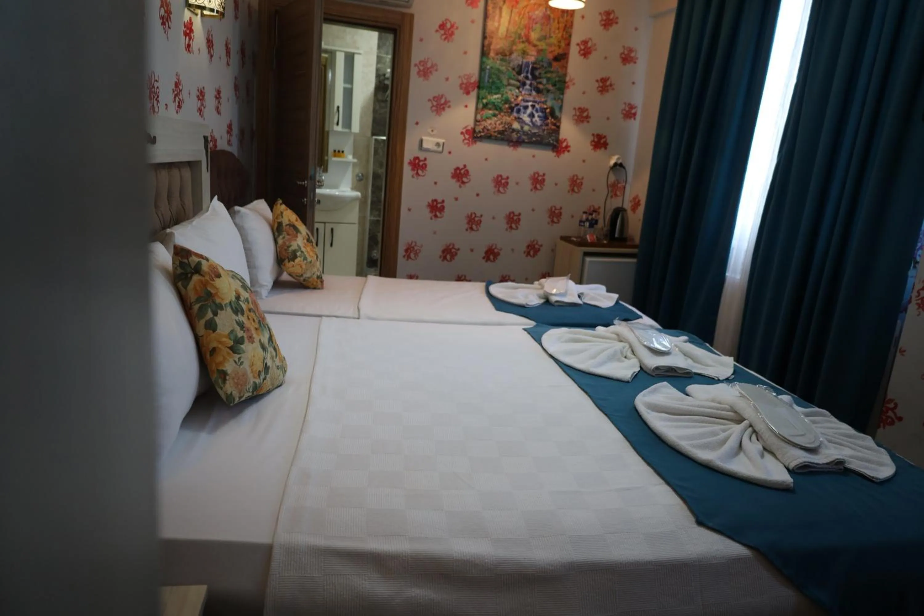 Photo of the whole room, Bed in Galaxy Hotel Sultanahmet