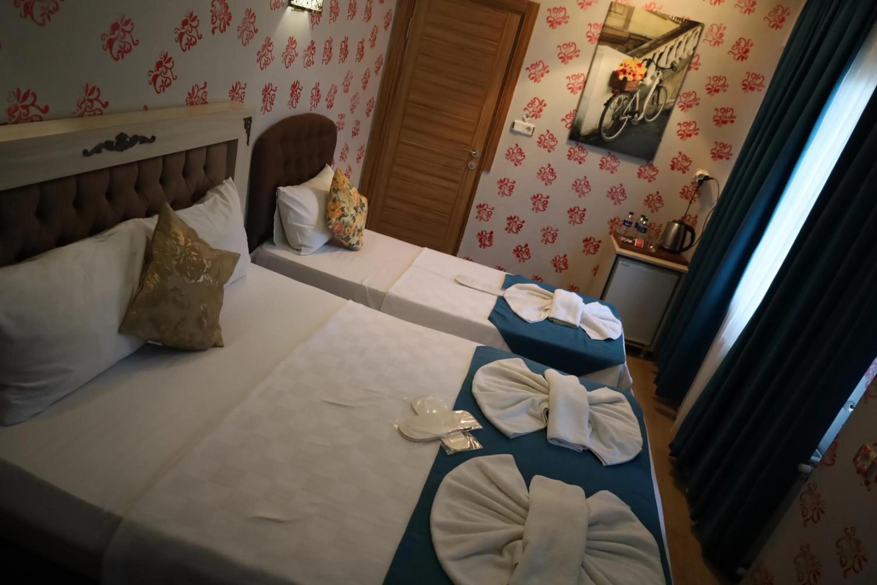 Bedroom, Bed in Galaxy Hotel Sultanahmet