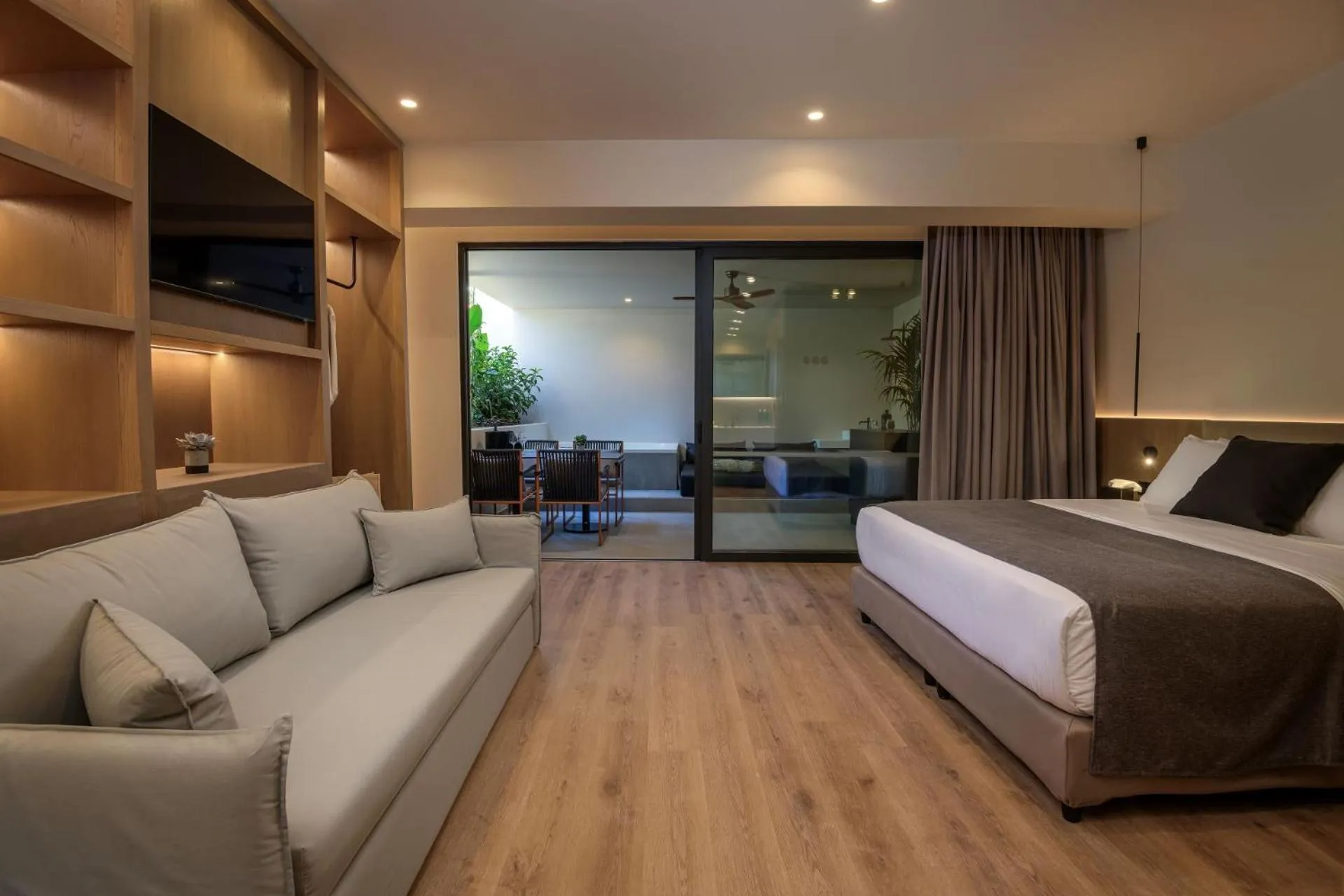 Bed in Evanik Chic Hotel