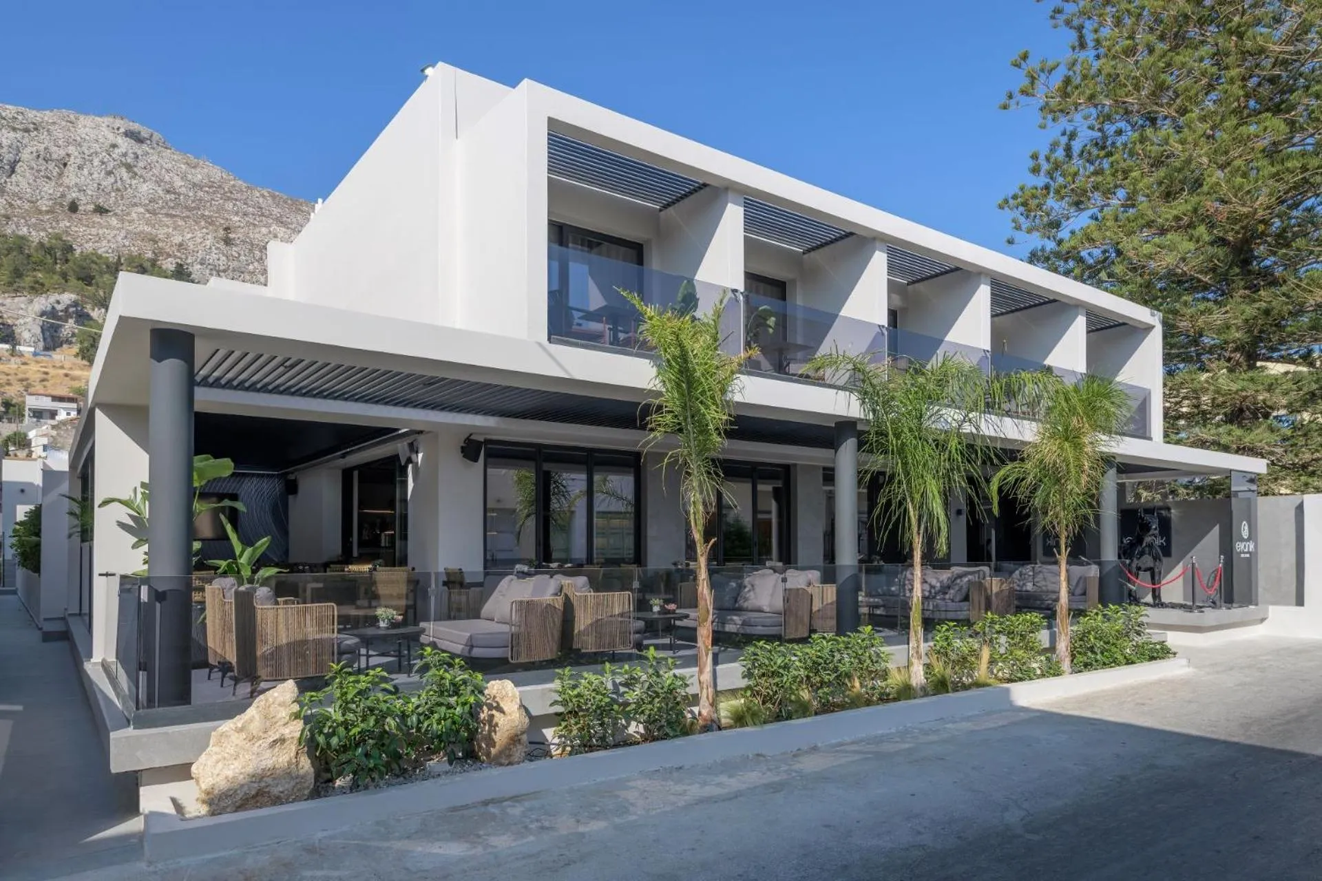 Property building in Evanik Chic Hotel